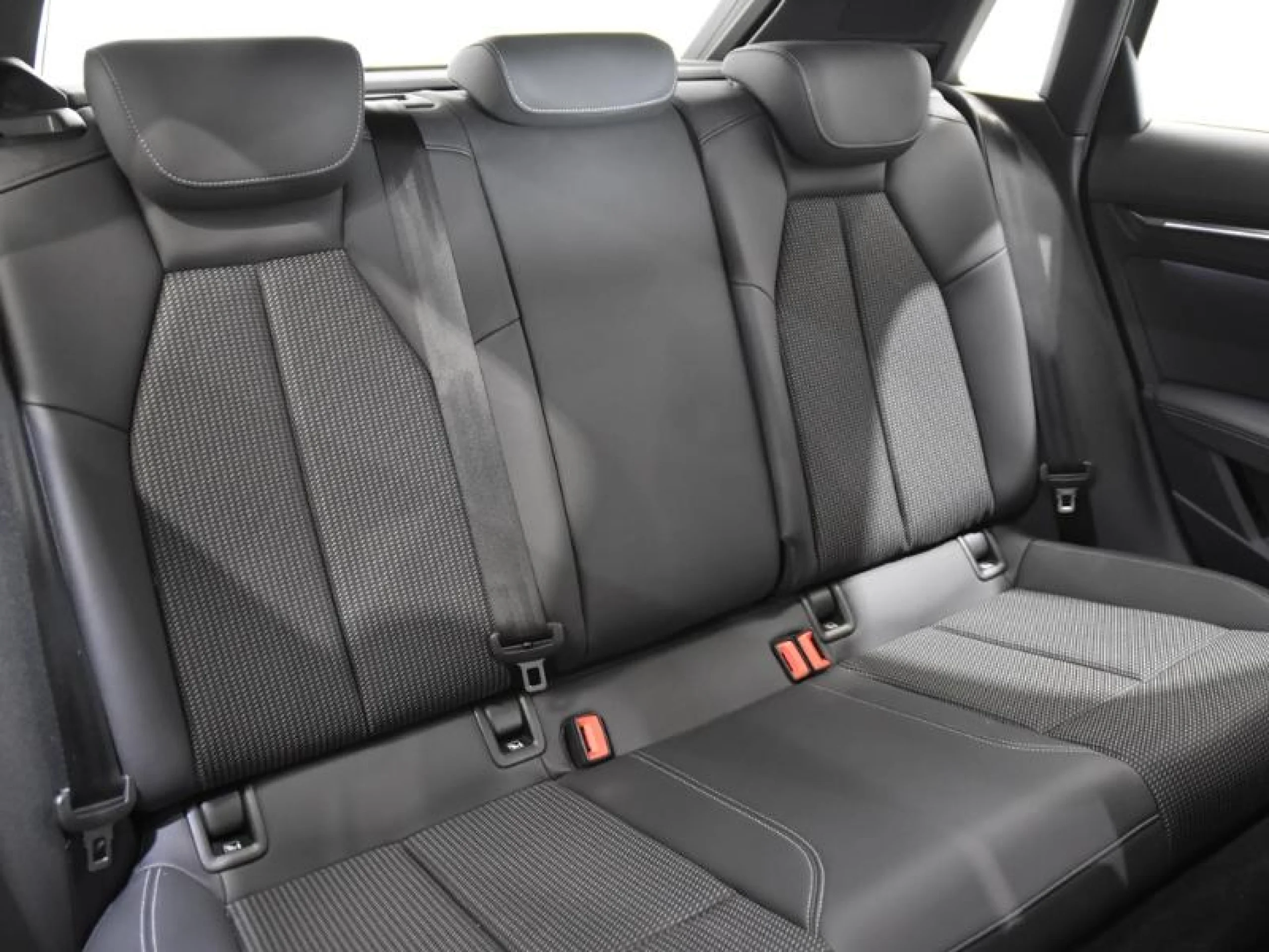 AUDI A3 SPORTBACK GENUINE 35 TDI 110KW S TRONIC - Foto 6