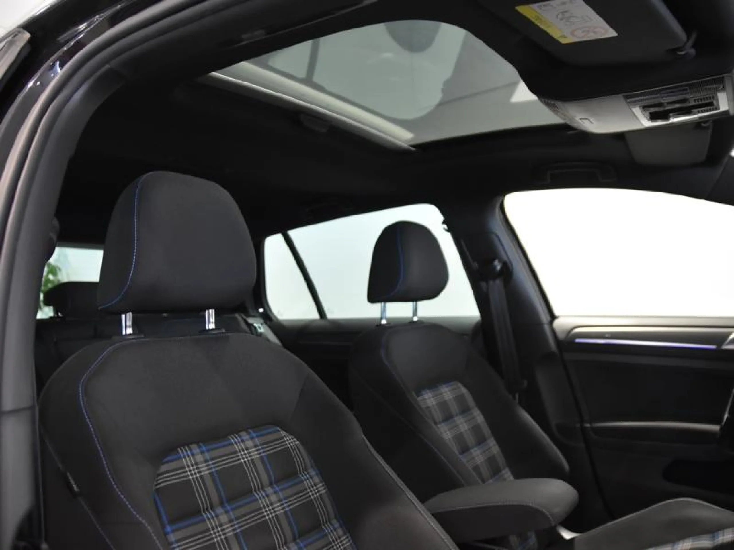VOLKSWAGEN GOLF GTE 1.4 TSI E POWER 150KW (204CV) DSG - Foto 9