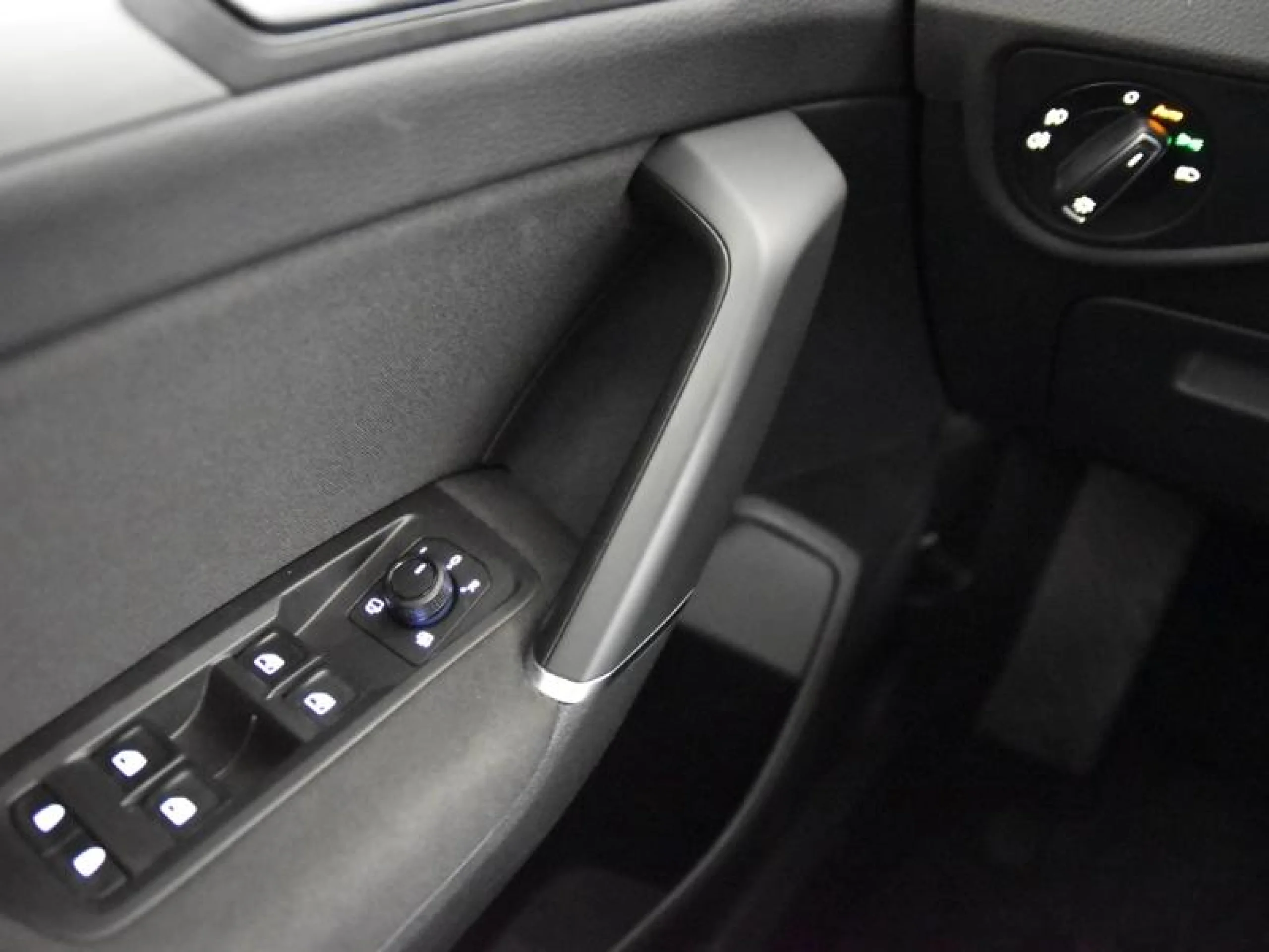 VOLKSWAGEN TOURAN ··MÁS·· 2.0 TDI 110KW (150CV) DSG - Foto 15