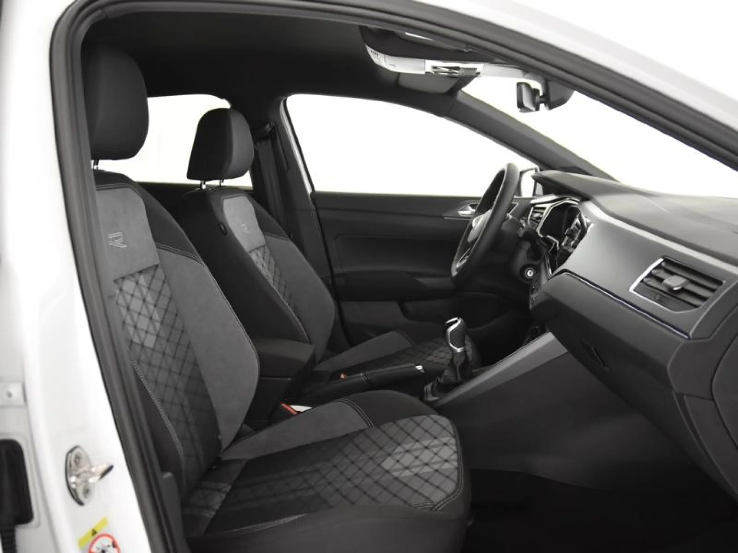 VOLKSWAGEN POLO POLO R LINE 1.0 TSI 70 KW (95 CV)  5 VEL. - Foto 5