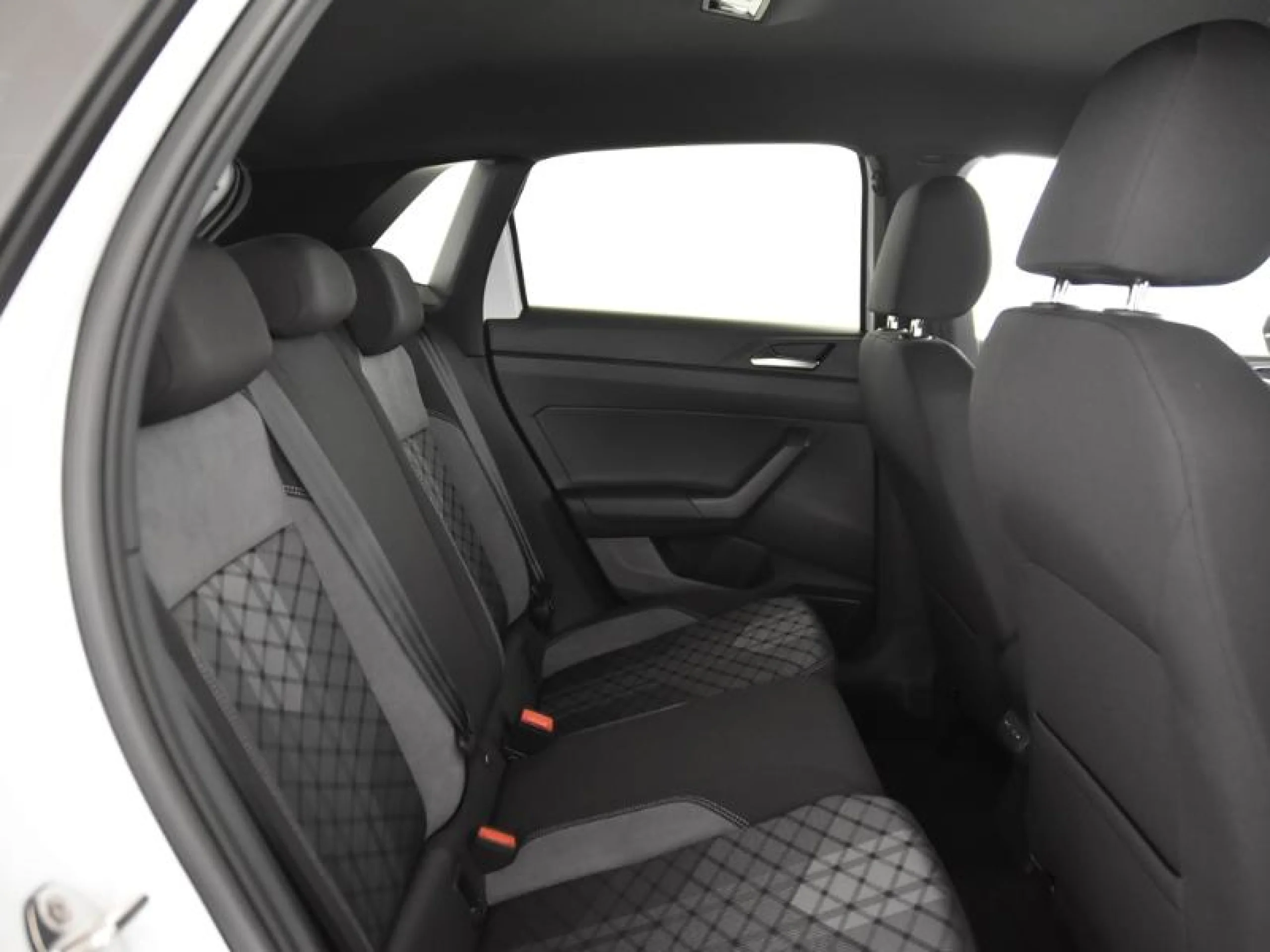 VOLKSWAGEN POLO POLO R LINE 1.0 TSI 70 KW (95 CV)  5 VEL. - Foto 6