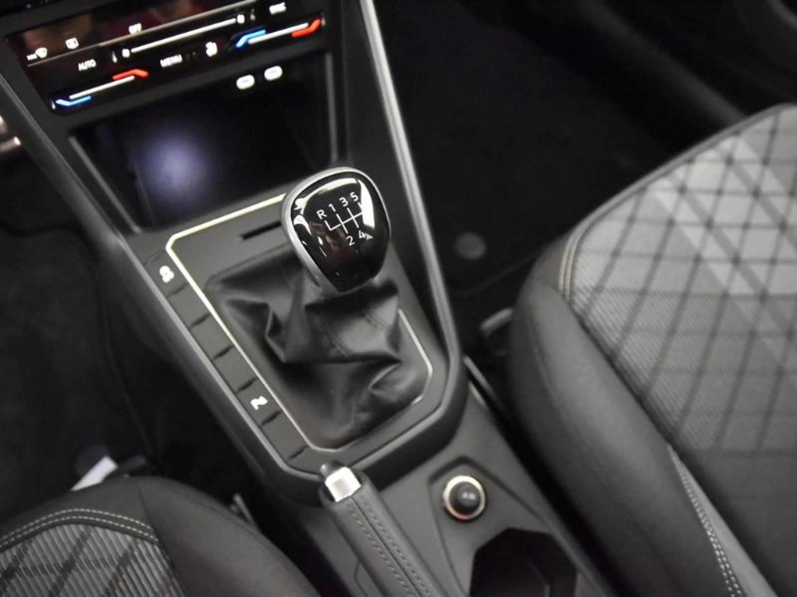 VOLKSWAGEN POLO POLO R LINE 1.0 TSI 70 KW (95 CV)  5 VEL. - Foto 10