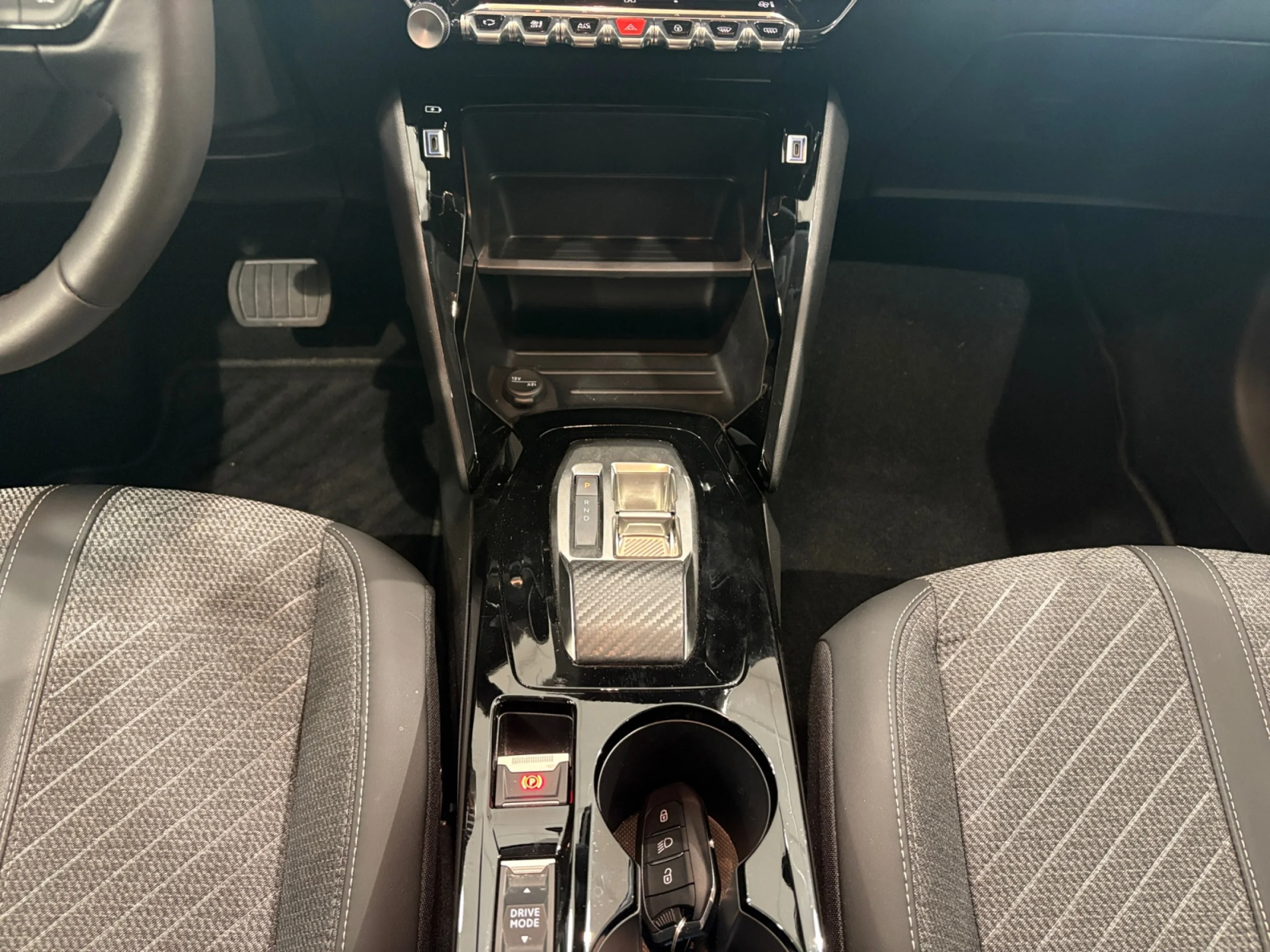 PEUGEOT 208 ALLURE HYBRID 110 EDCS6 - Foto 10