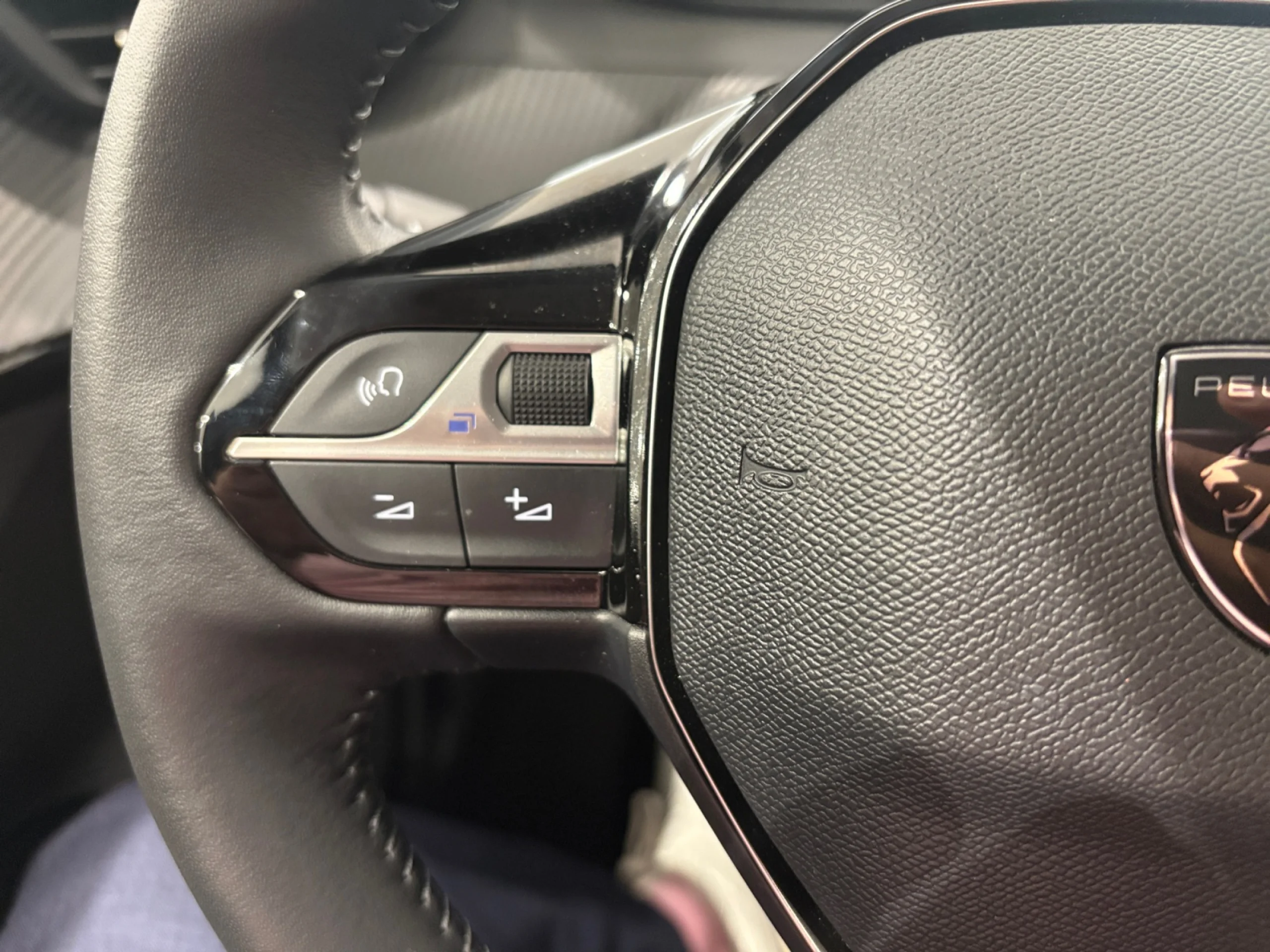PEUGEOT 208 ALLURE HYBRID 110 EDCS6 - Foto 11