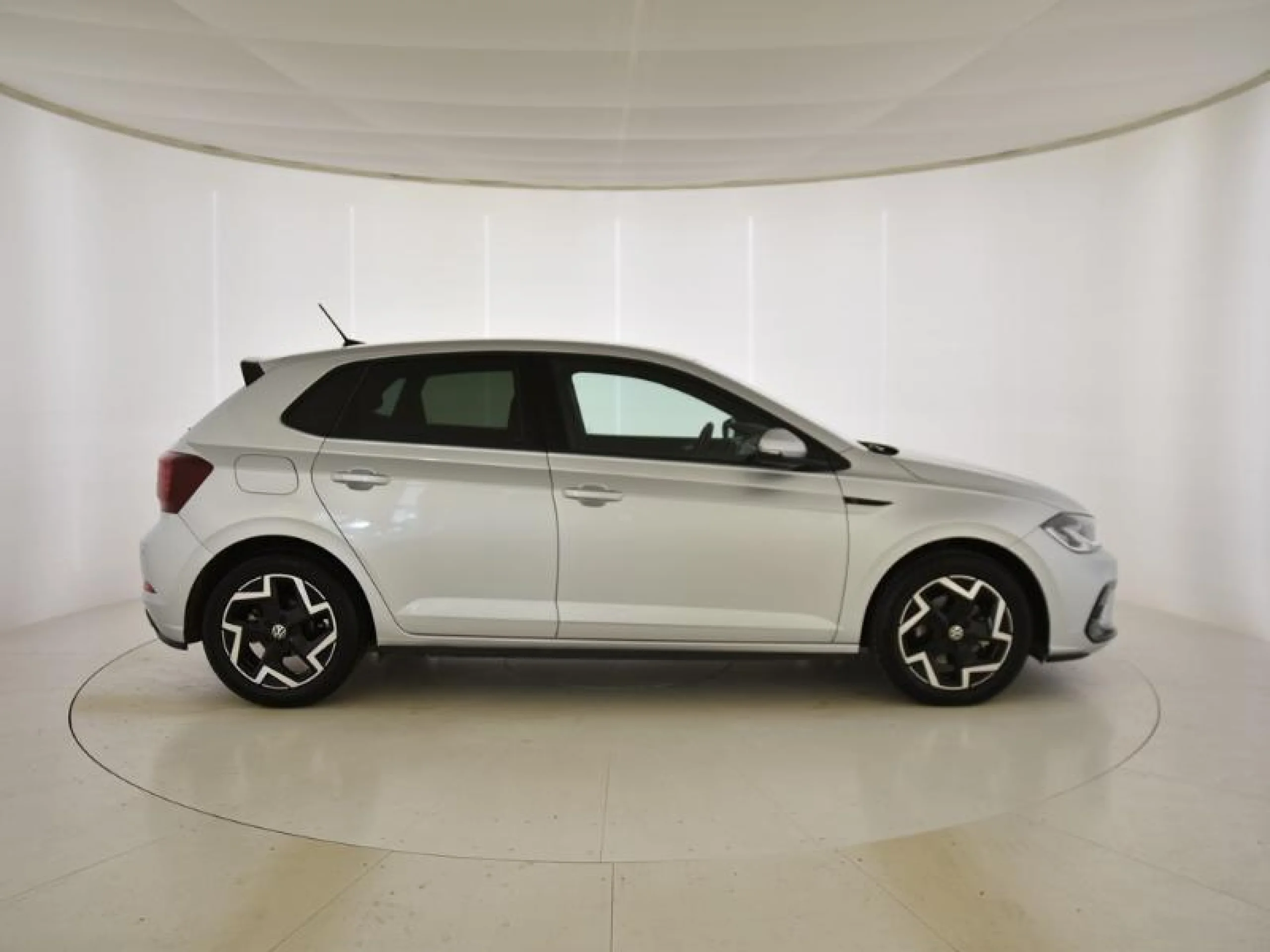 VOLKSWAGEN POLO R LINE 1.0 TSI 85KW (115CV) DSG - Foto 3