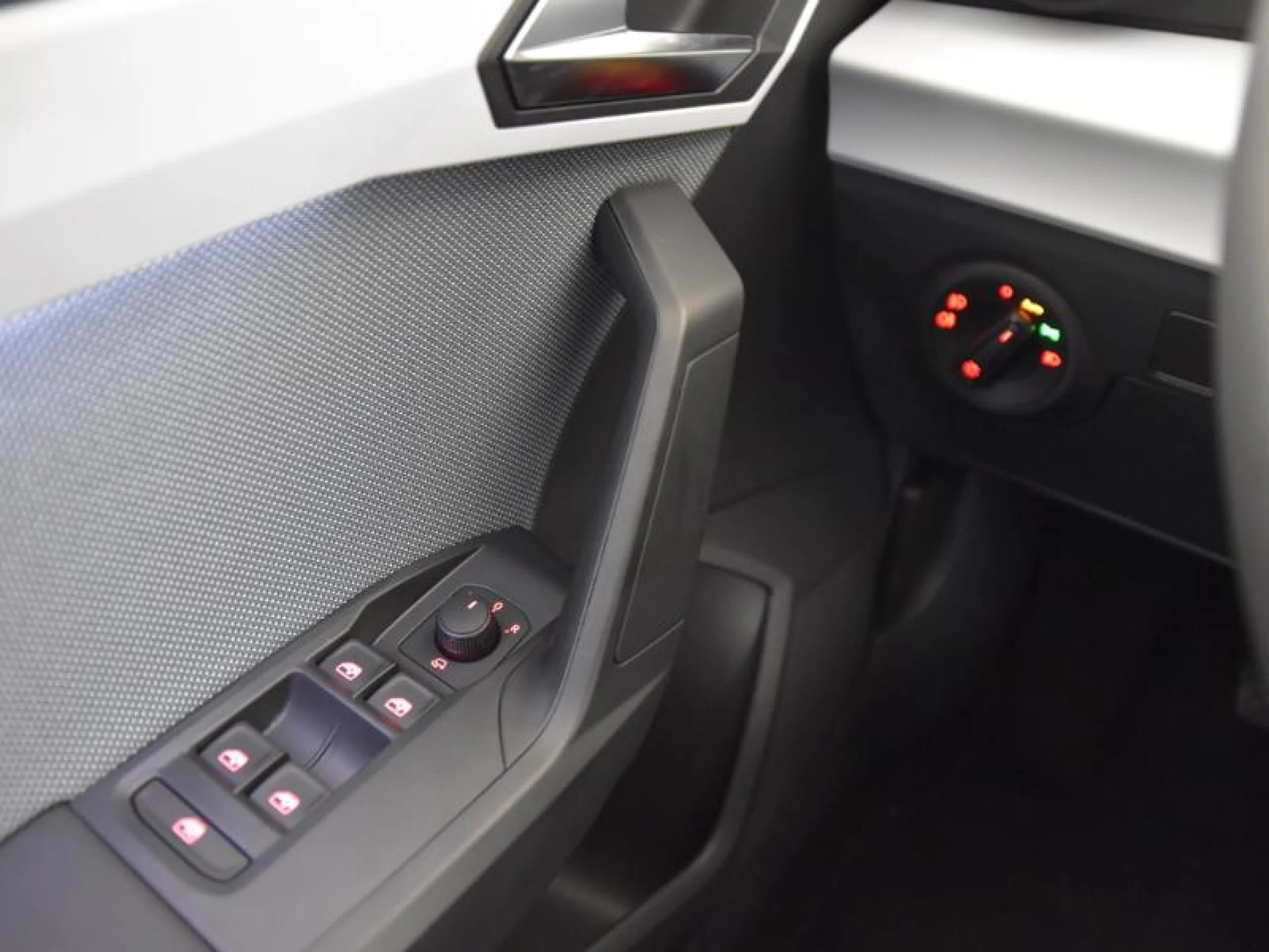 SEAT IBIZA 1.0 TSI 85KW (115CV) SPECIAL EDITION - Foto 17