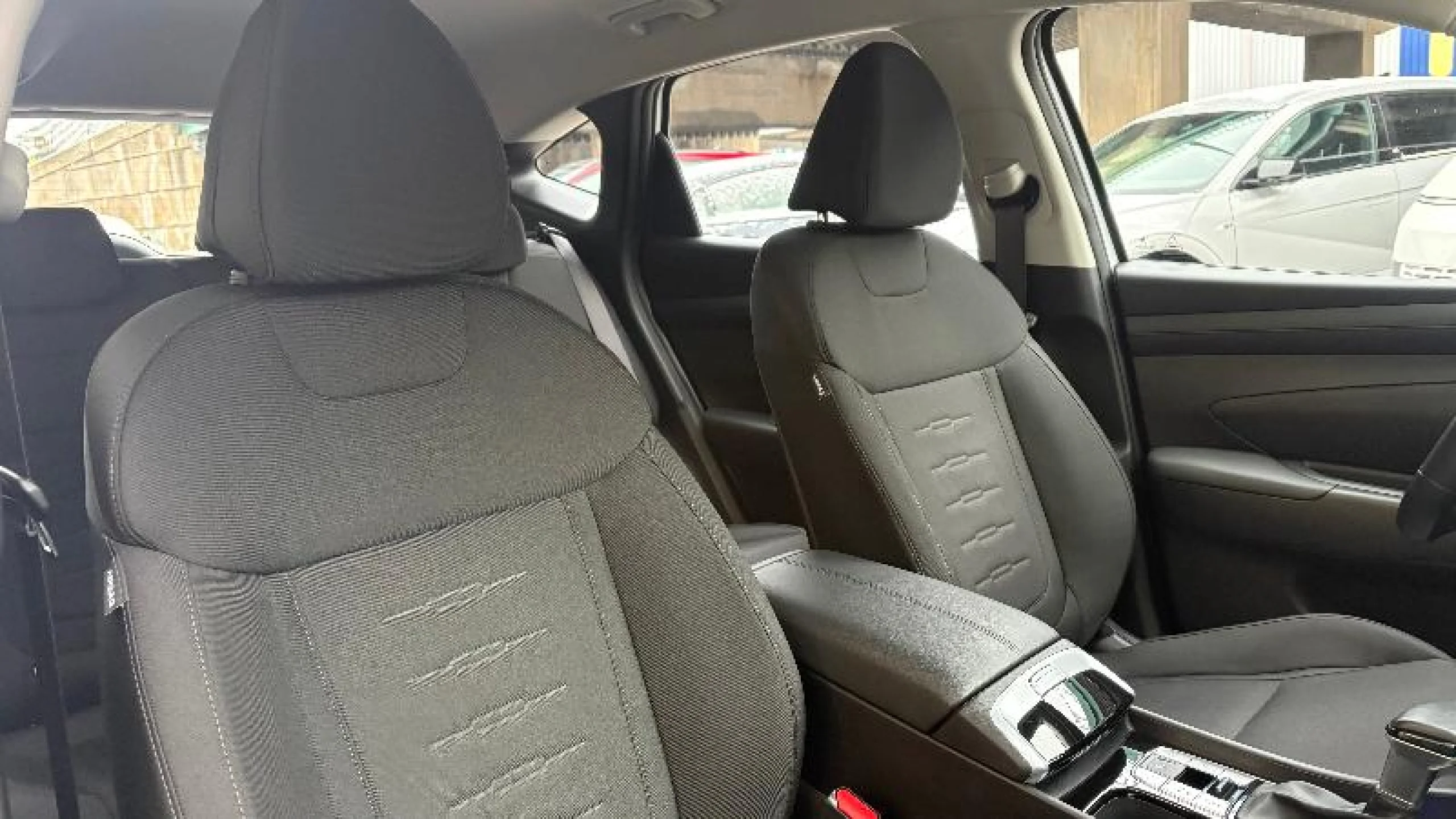 HYUNDAI TUCSON 1.6D 100KW (136CV) 48V DCT MAXX - Foto 8