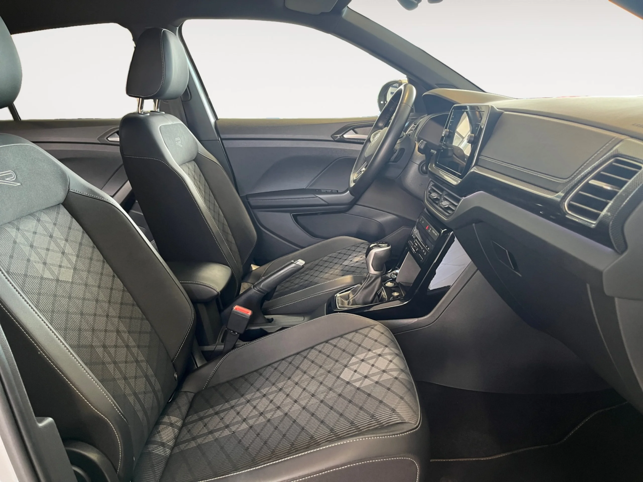 VOLKSWAGEN T CROSS R LINE 1.5 TSI 110KW (150CV) DSG - Foto 5