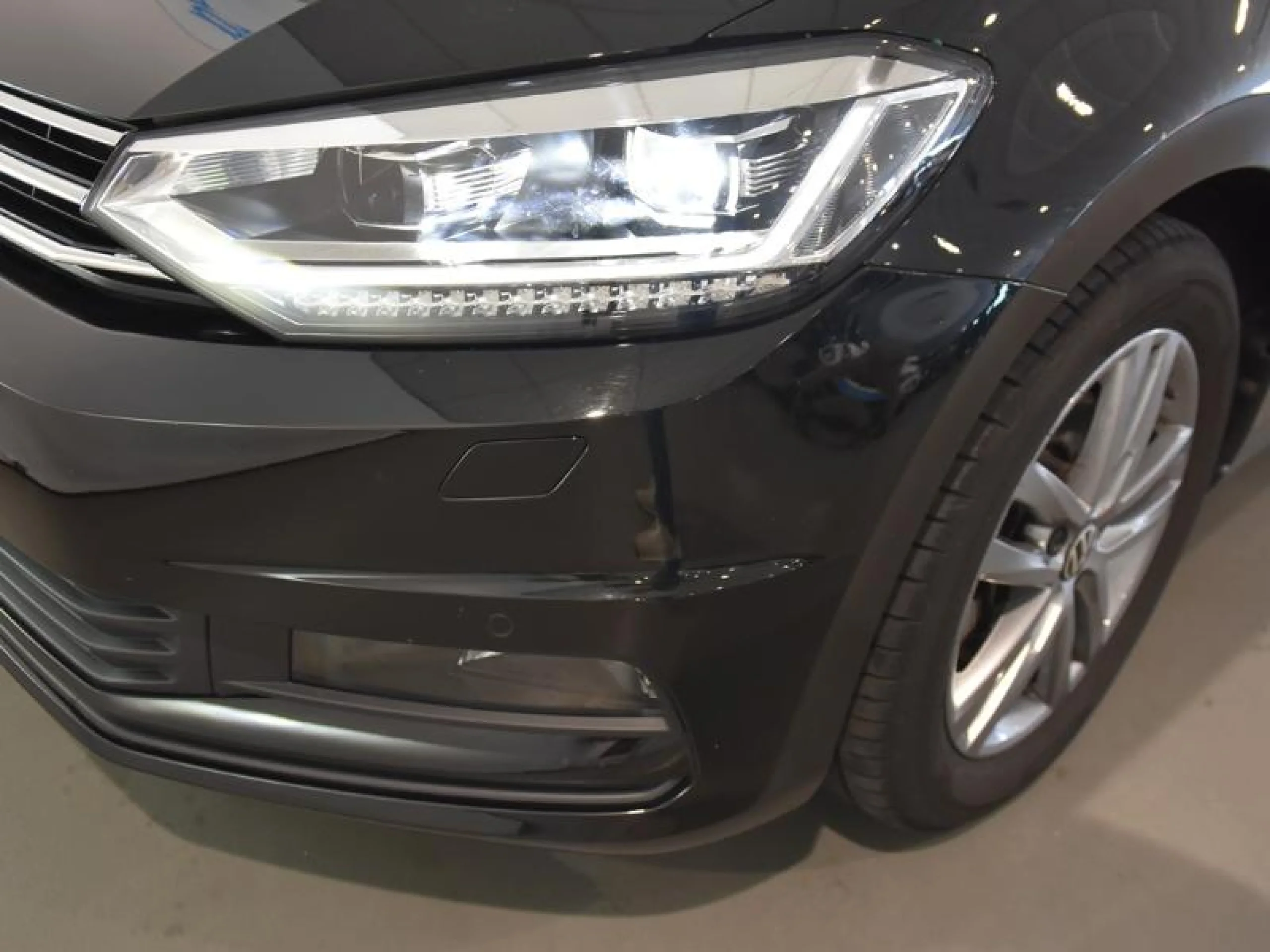 VOLKSWAGEN TOURAN ··MÁS·· 1.5 TSI 110KW (150CV) DSG - Foto 19