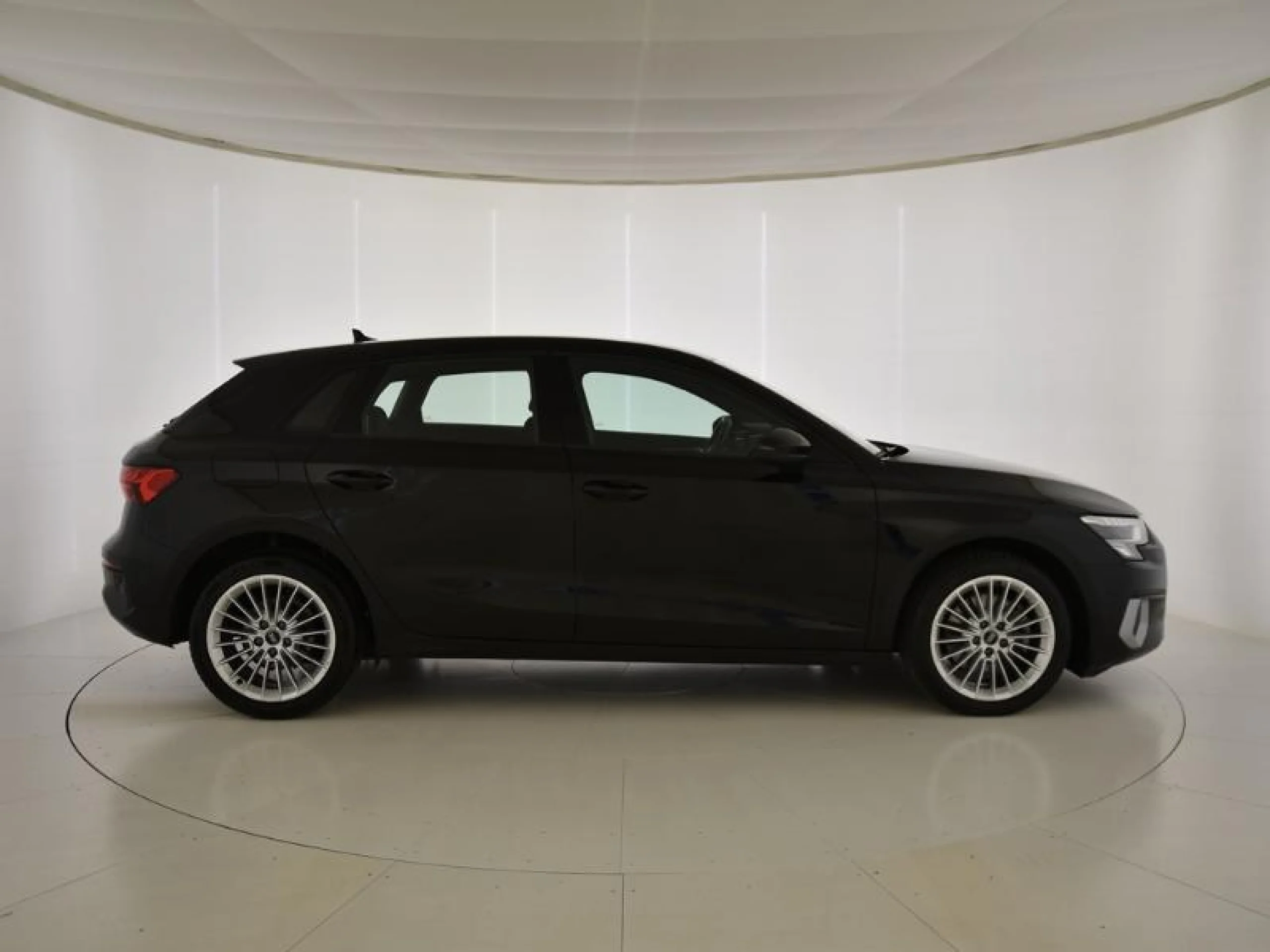AUDI A3 SPORTBACK 30 TDI 85KW (116CV) - Foto 3