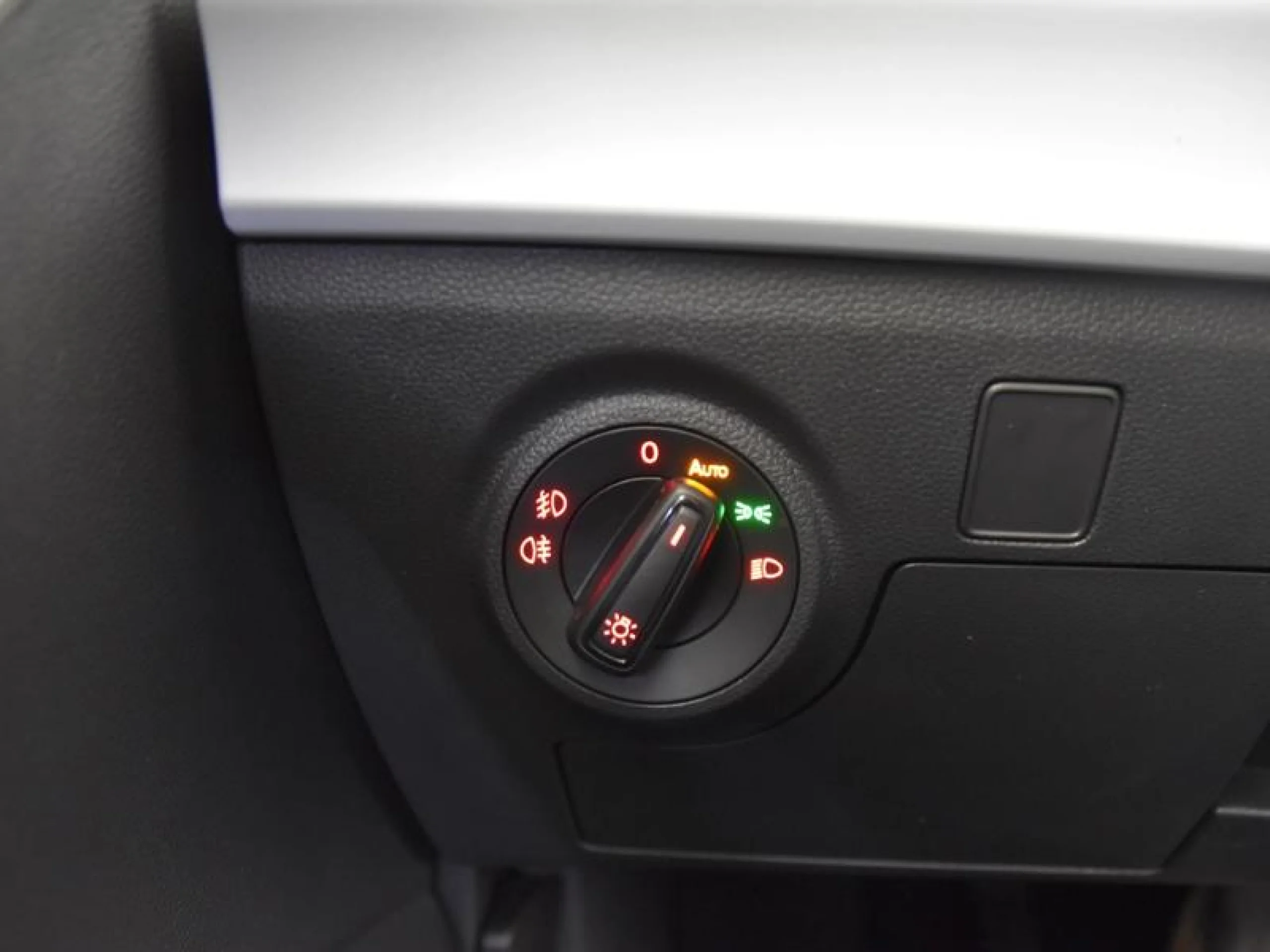 SEAT IBIZA 1.0 TSI 85KW (115CV) SPECIAL EDITION - Foto 16