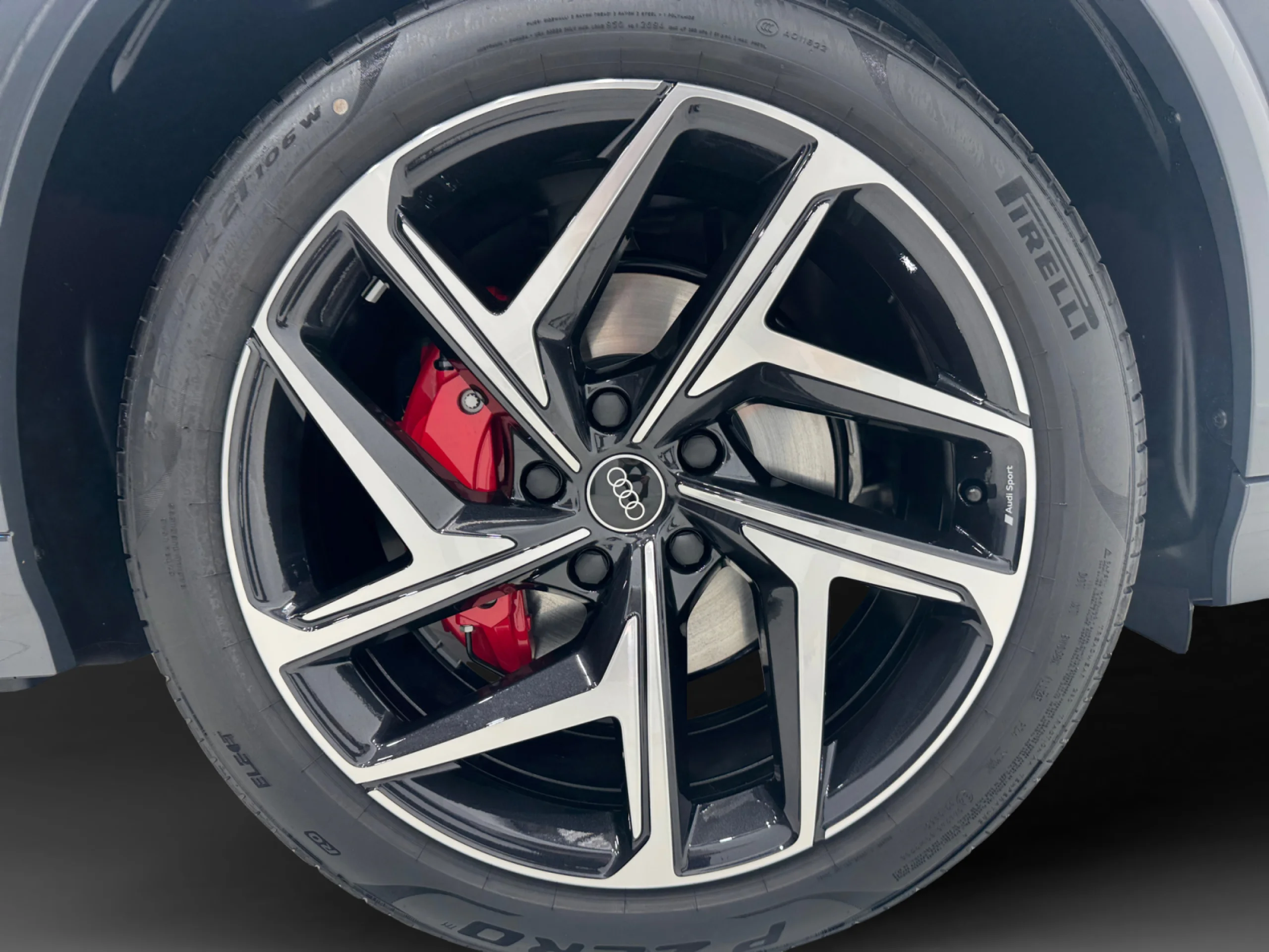 AUDI Q6 Q6 SPORTBACK BLACK LINE E TRON PERFORMANCE  225,00 KW 94,9 KWH - Foto 8