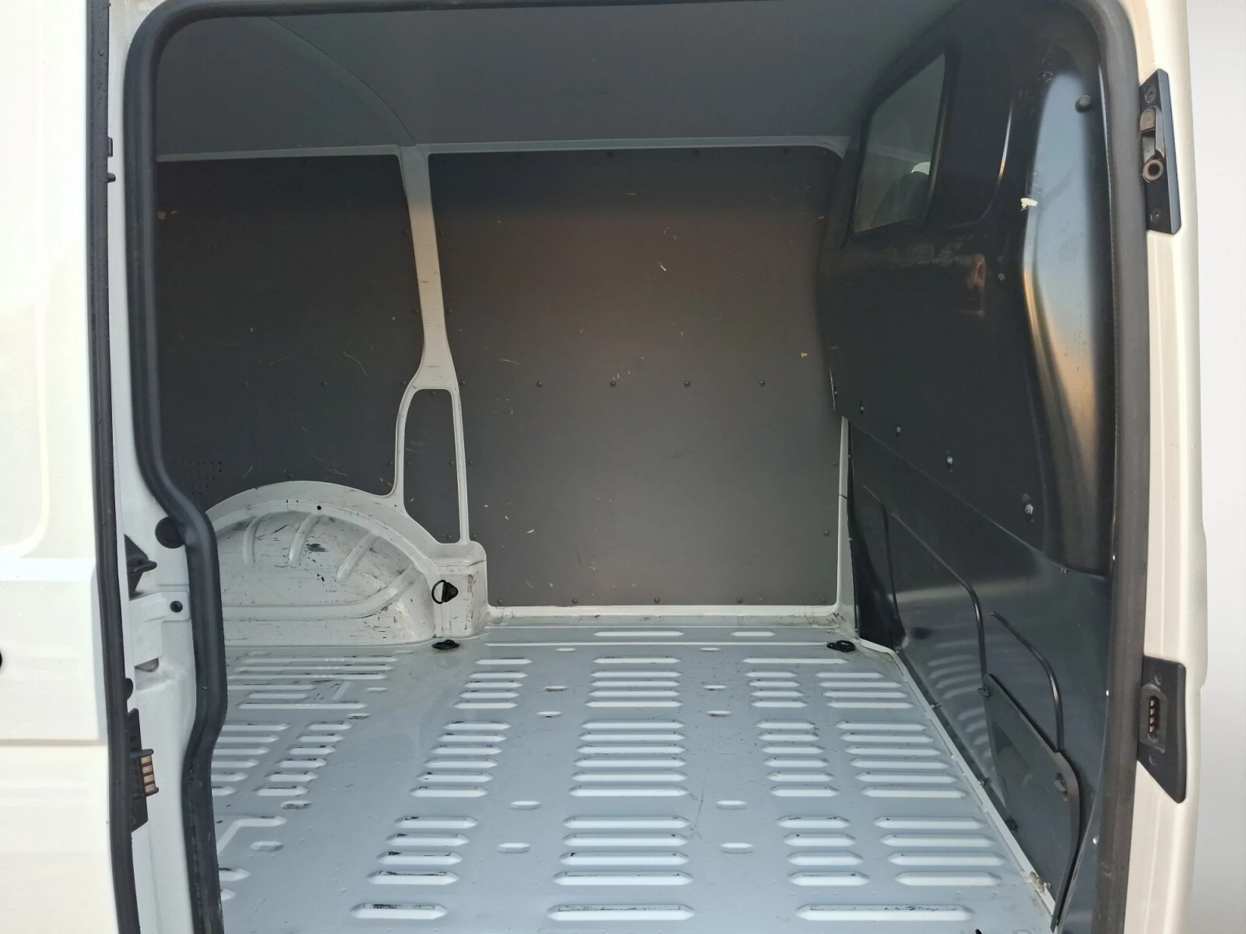 VOLKSWAGEN CARAVELLE ORIGIN CORTA 2.0 TDI 81KW (110CV) BMT - Foto 6