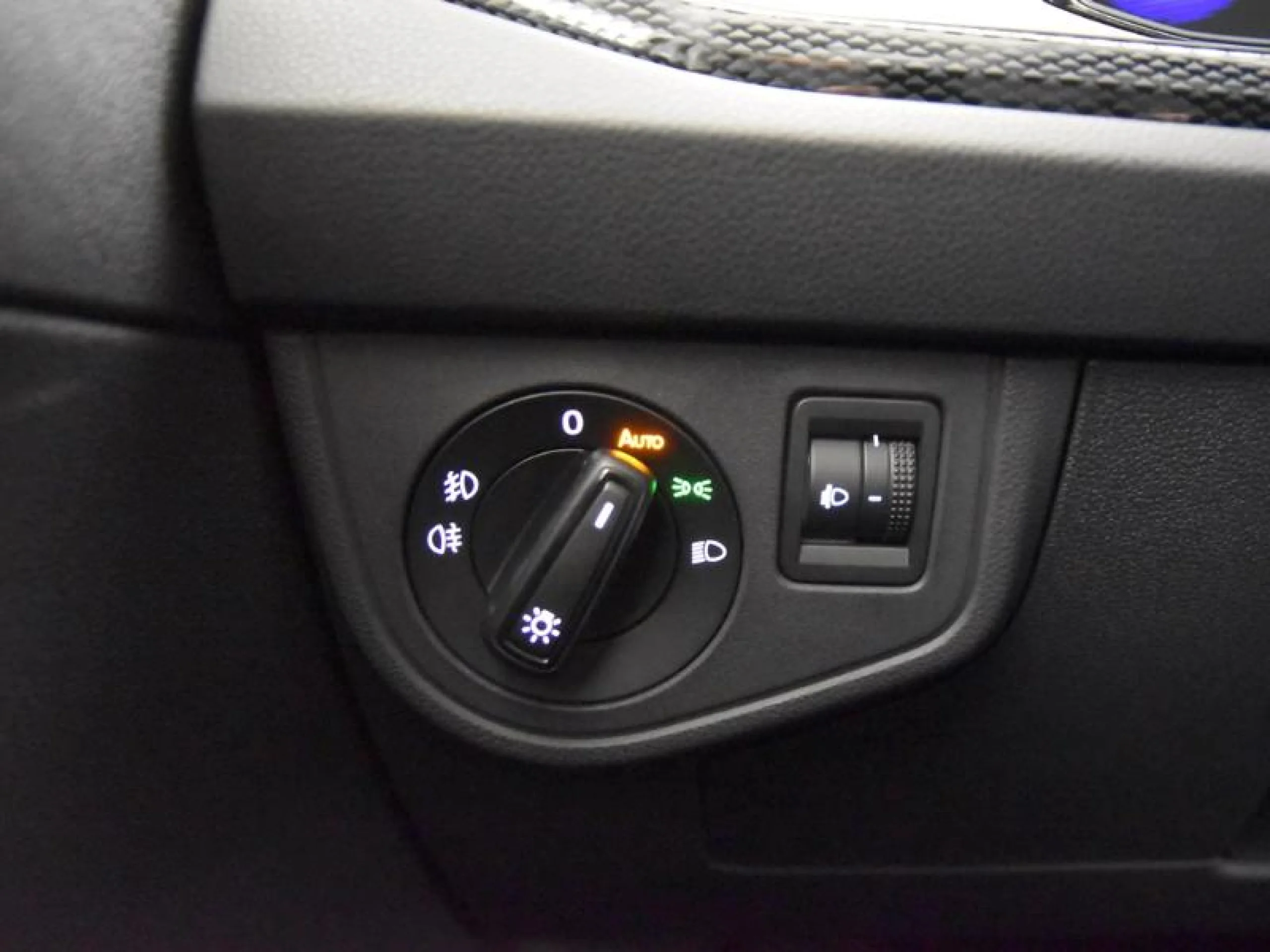 VOLKSWAGEN TAIGO LIFE 1.0 TSI 81KW (110CV) DSG - Foto 17