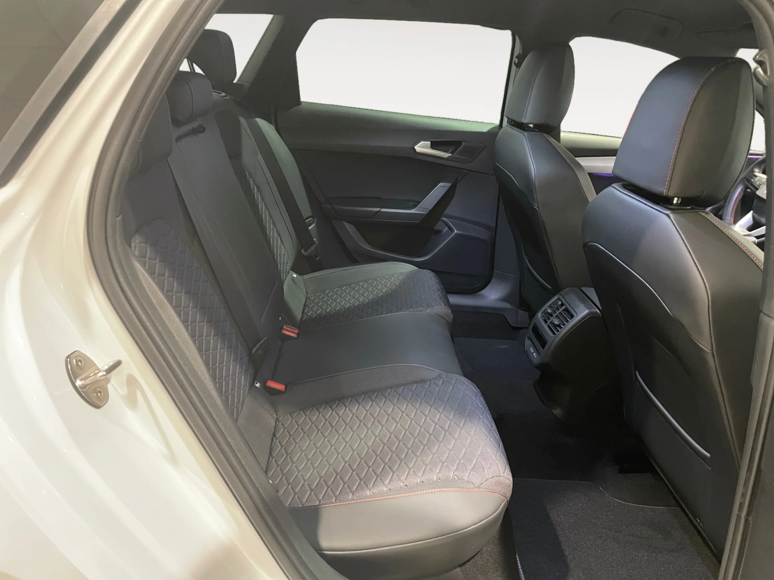 SEAT LEON SP 1.5 ETSI 110KW DSG S&S FR SPECIAL ED - Foto 6