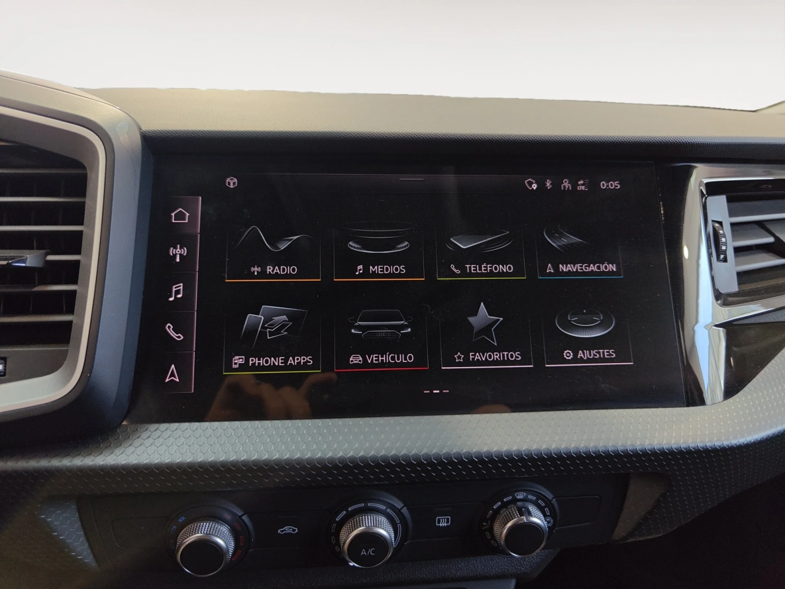 AUDI A1 CITYCARVER ADRENALIN 25 TFSI 70KW (95CV) - Foto 17