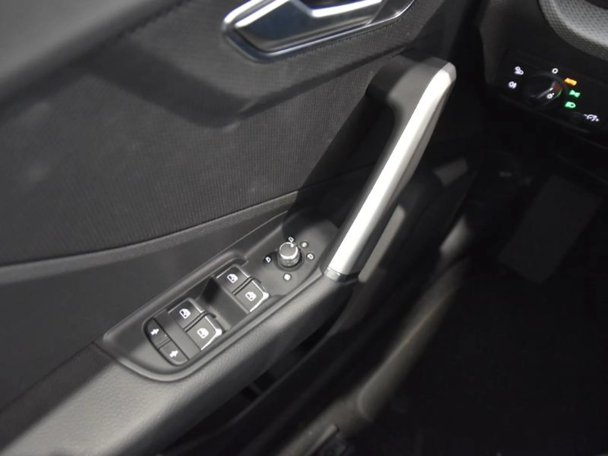 AUDI Q2 BLACK LINE 30 TDI 85KW (116CV) S TRONIC - Foto 16