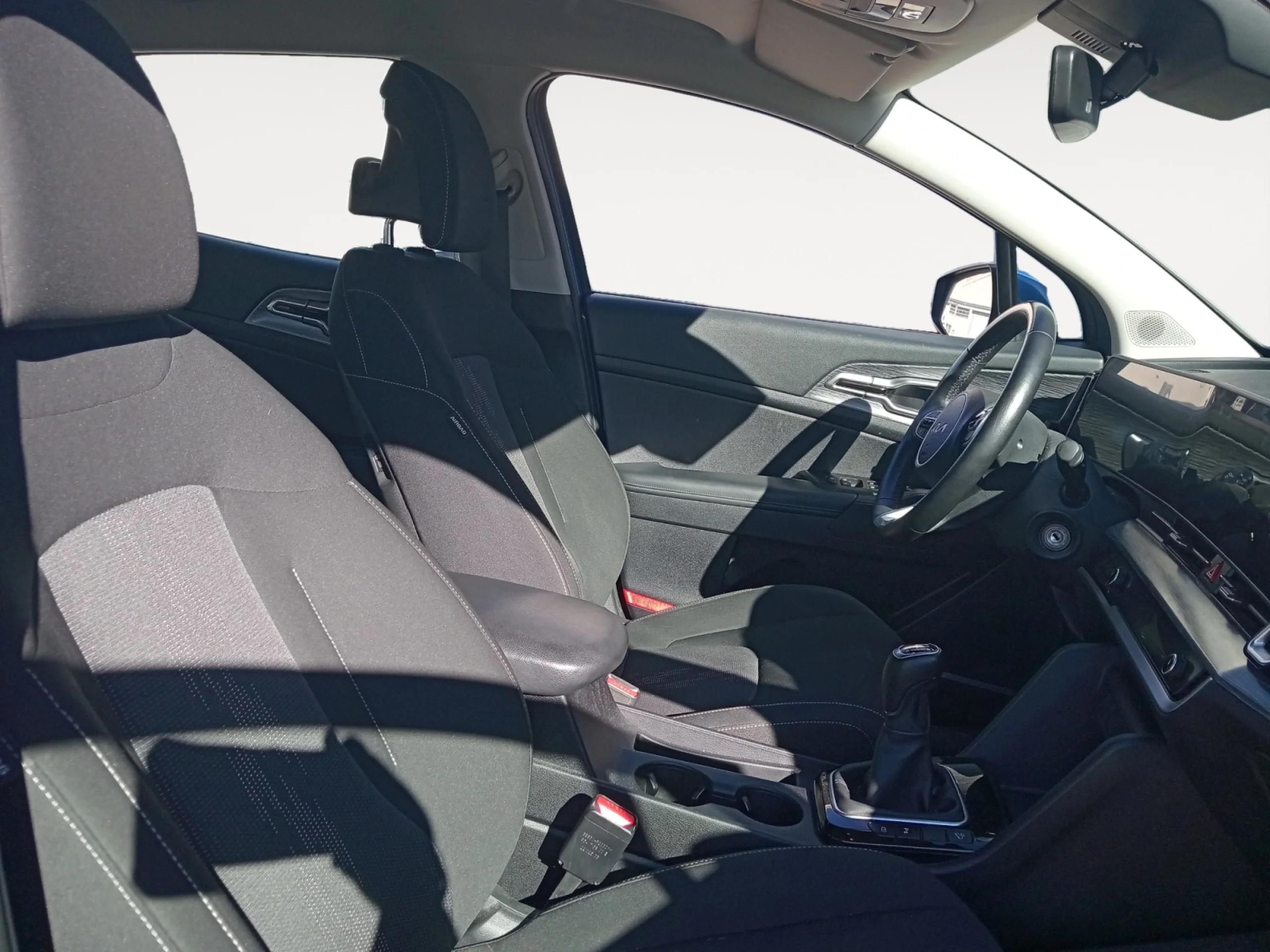 KIA SPORTAGE 1.6 CRDI MHEV 100KW (136CV) BUSINESS 4X2 - Foto 5