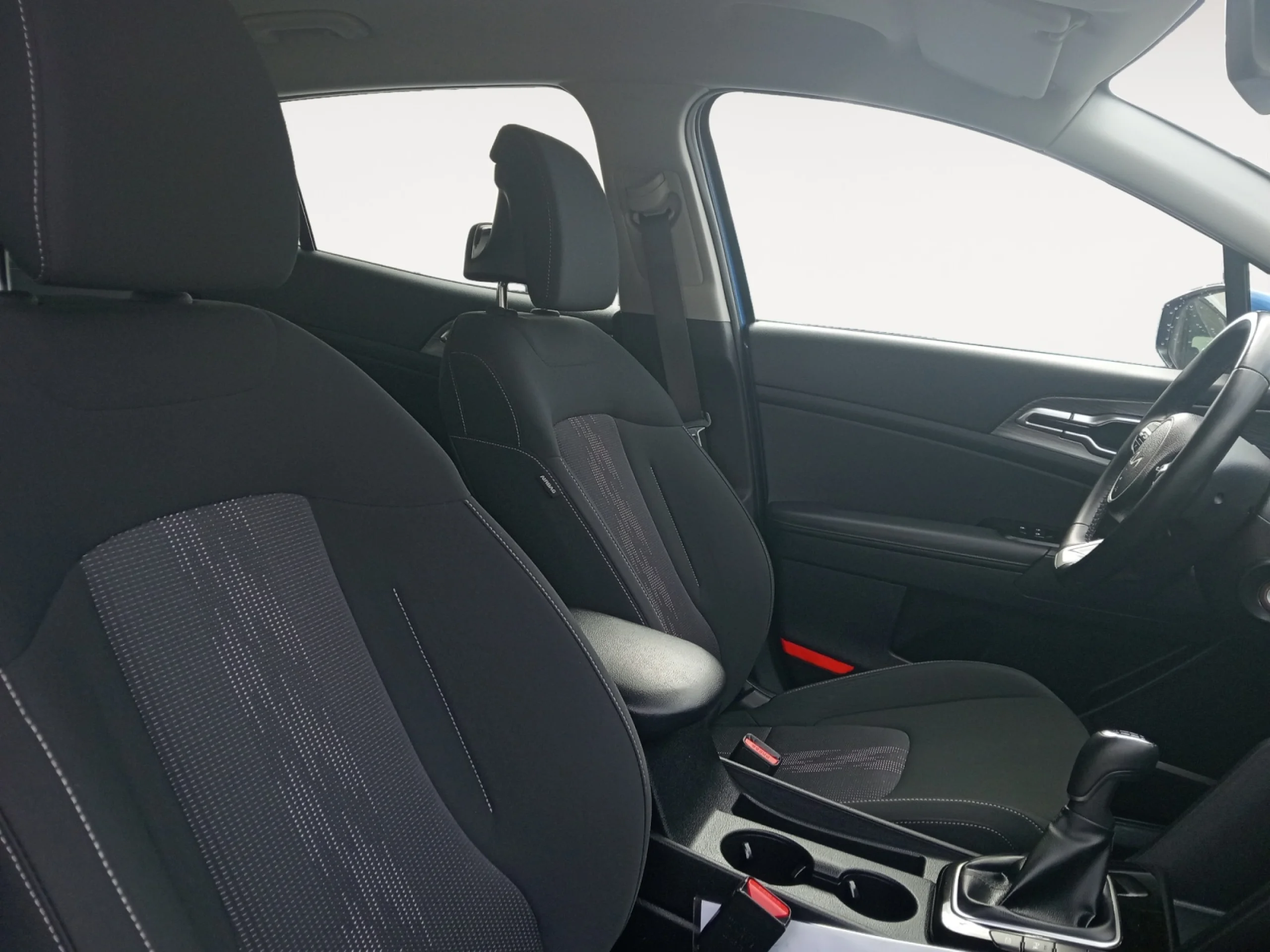 KIA SPORTAGE 1.6 CRDI MHEV 100KW (136CV) BUSINESS 4X2 - Foto 5