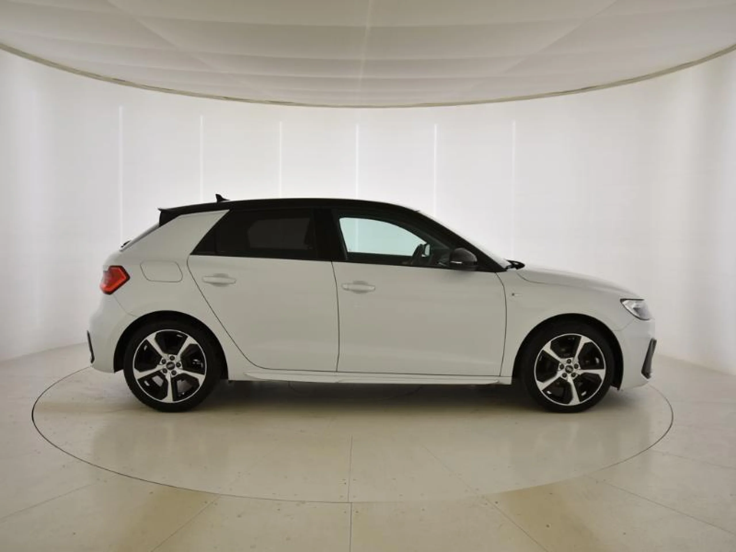 AUDI A1 SPORTBACK ADRENALIN 30 TFSI 81KW (110CV) - Foto 3