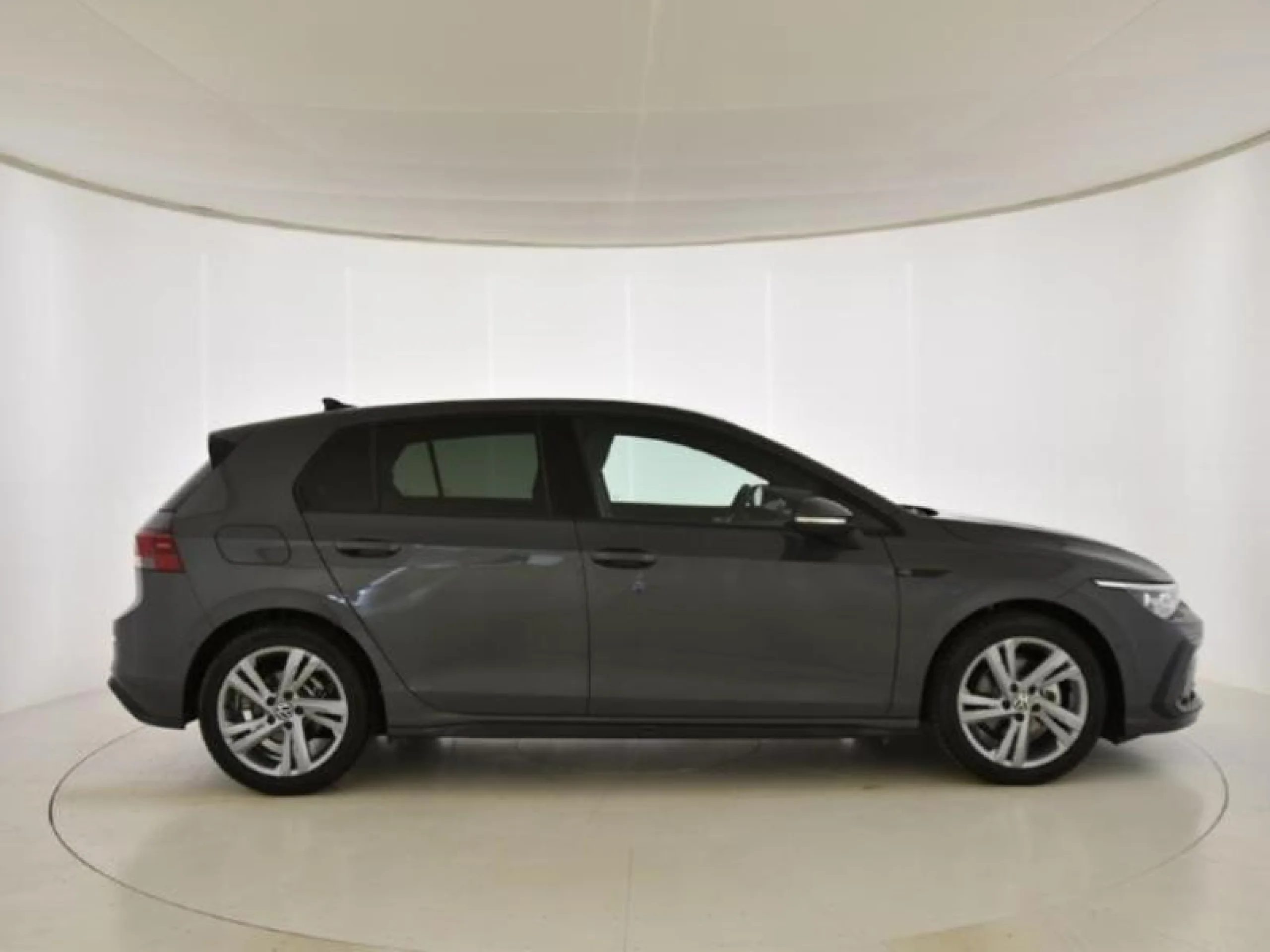 VOLKSWAGEN GOLF R LINE 1.5 TSI 96KW (130CV) - Foto 3