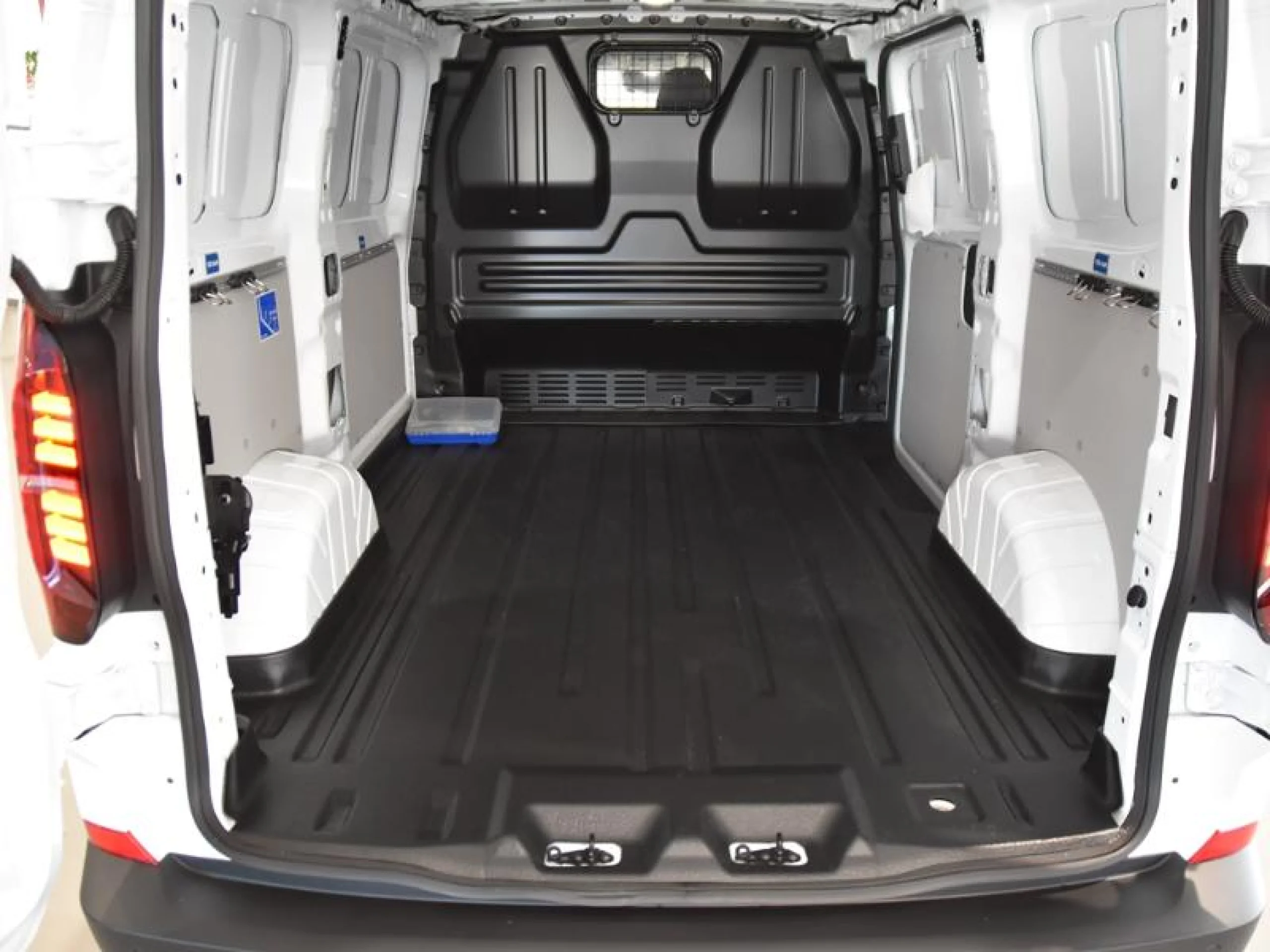 VW COMERCIALES Transporter TRANSPORTER   FURGÓN  BATALLA CORTA  2.0 TDI 81 KW (110 CV) 6 VEL. - Foto 7