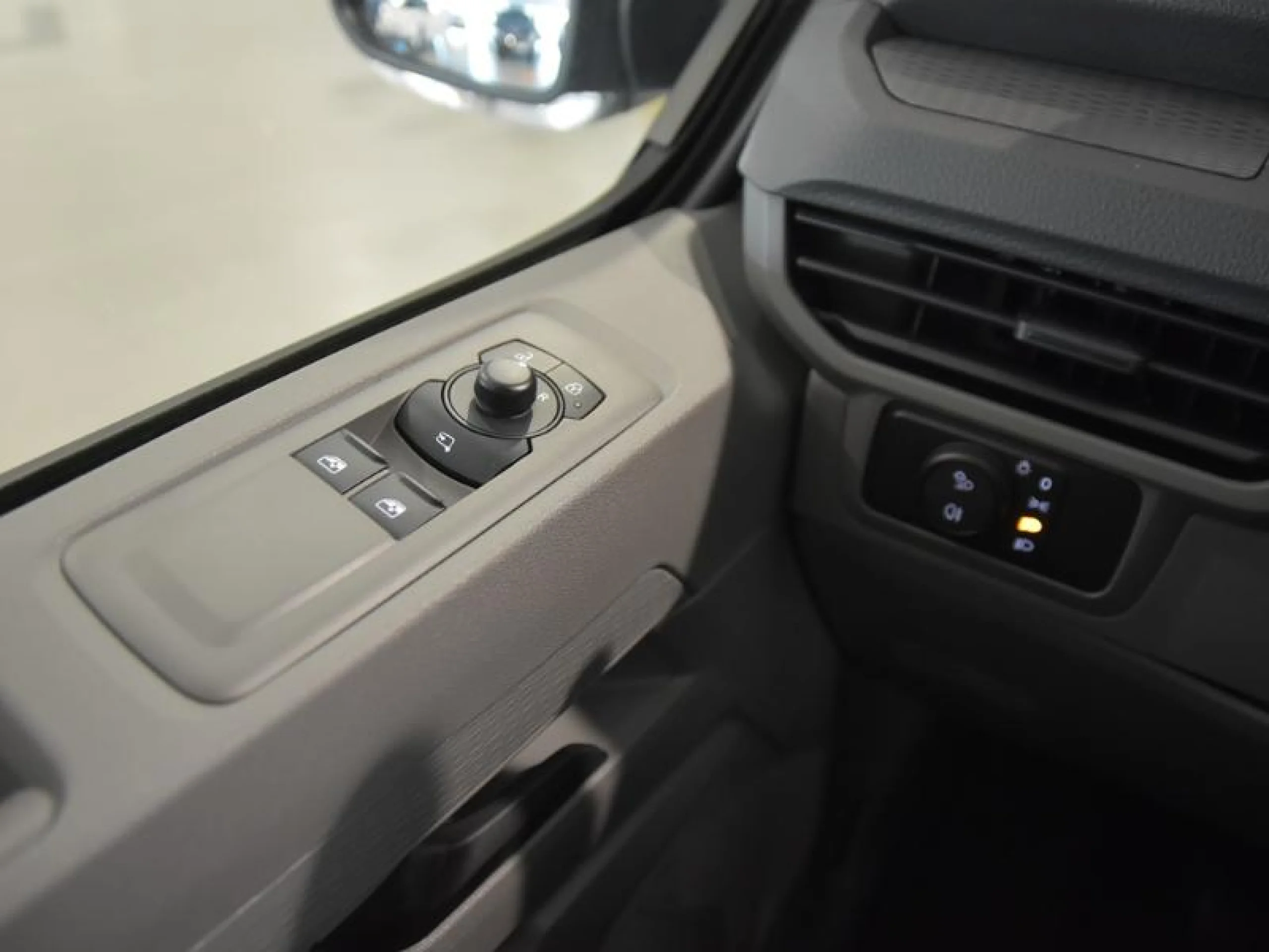 VW COMERCIALES Transporter TRANSPORTER   FURGÓN  BATALLA CORTA  2.0 TDI 81 KW (110 CV) 6 VEL. - Foto 15