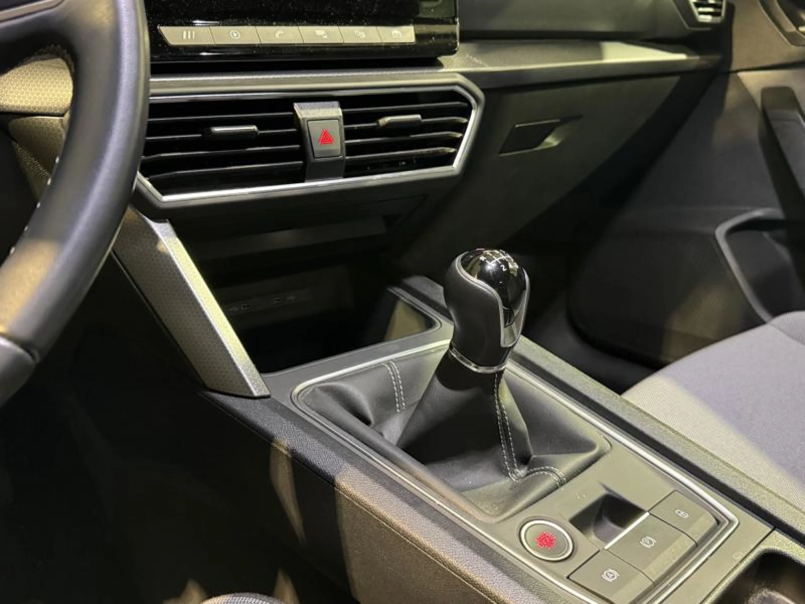 SEAT LEON 1.0 TSI 81KW S&S STYLE XL - Foto 10