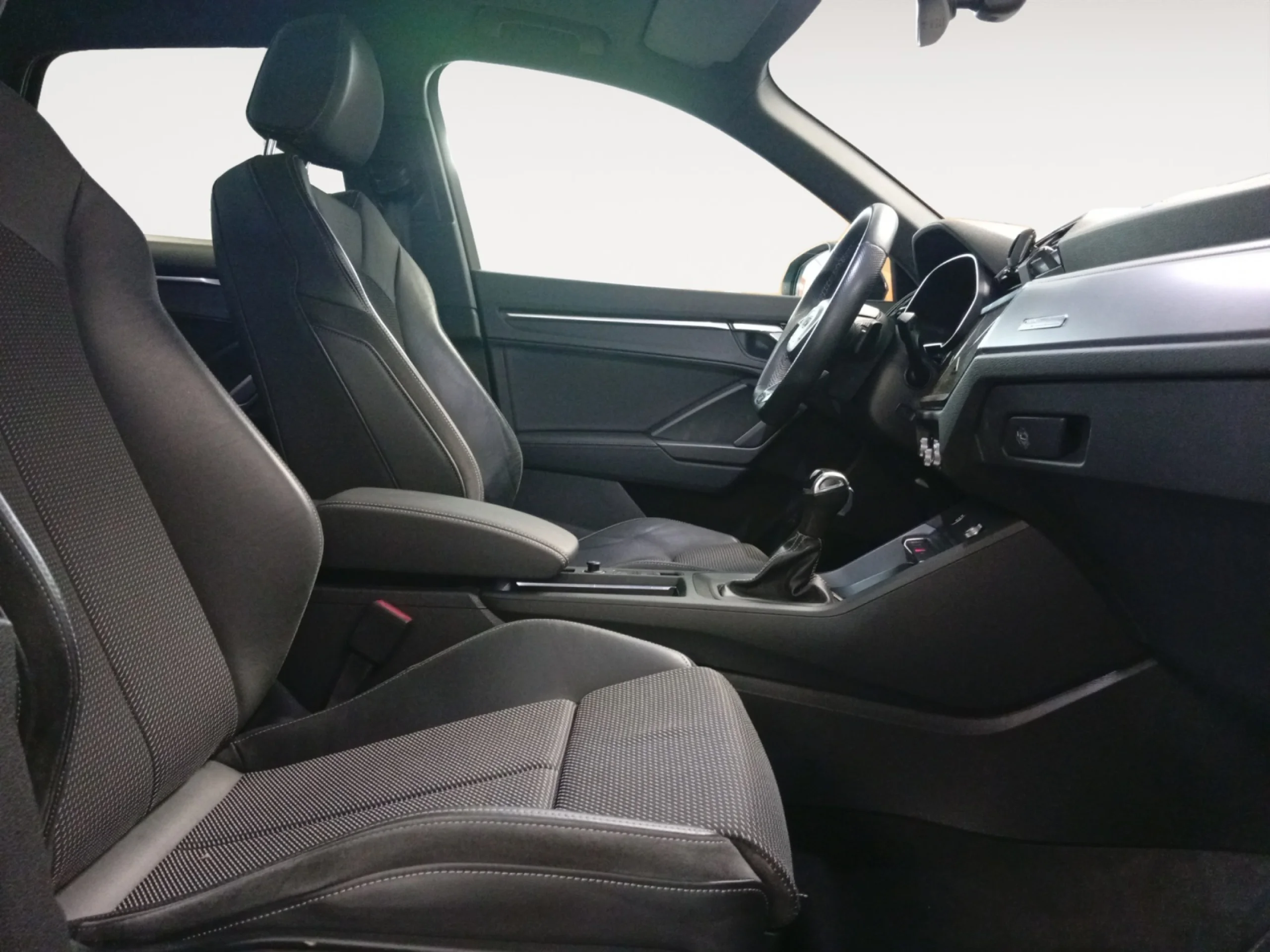 AUDI Q3 BLACK LINE 35 TDI 110KW (150CV) S TRONIC - Foto 5