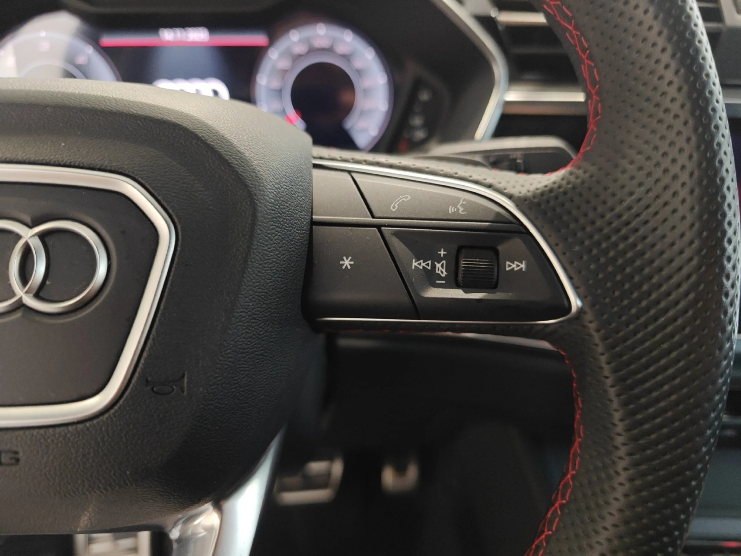 AUDI Q3 SPORTBACK BLACK LINE 35 TDI 110KW (150CV) S TRONIC - Foto 23