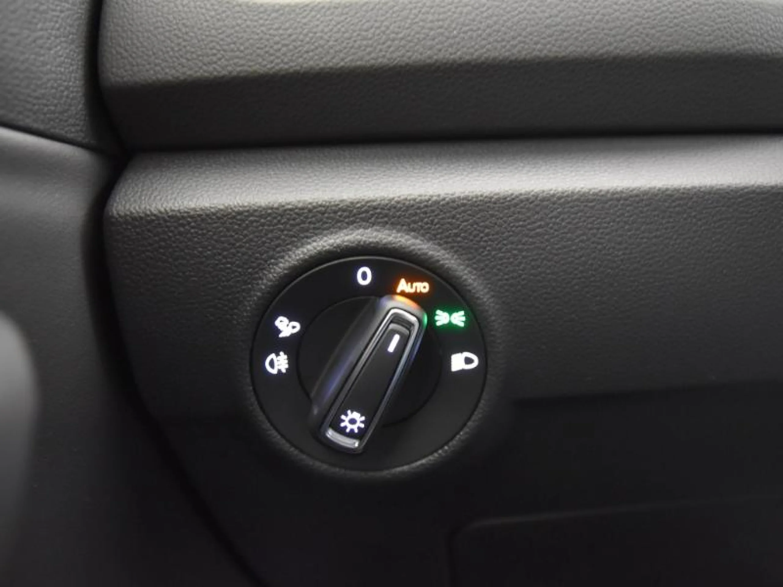 VOLKSWAGEN T ROC T ROC DARK LINE 1.0 TSI 85 KW (115 CV)  6 VEL. - Foto 17