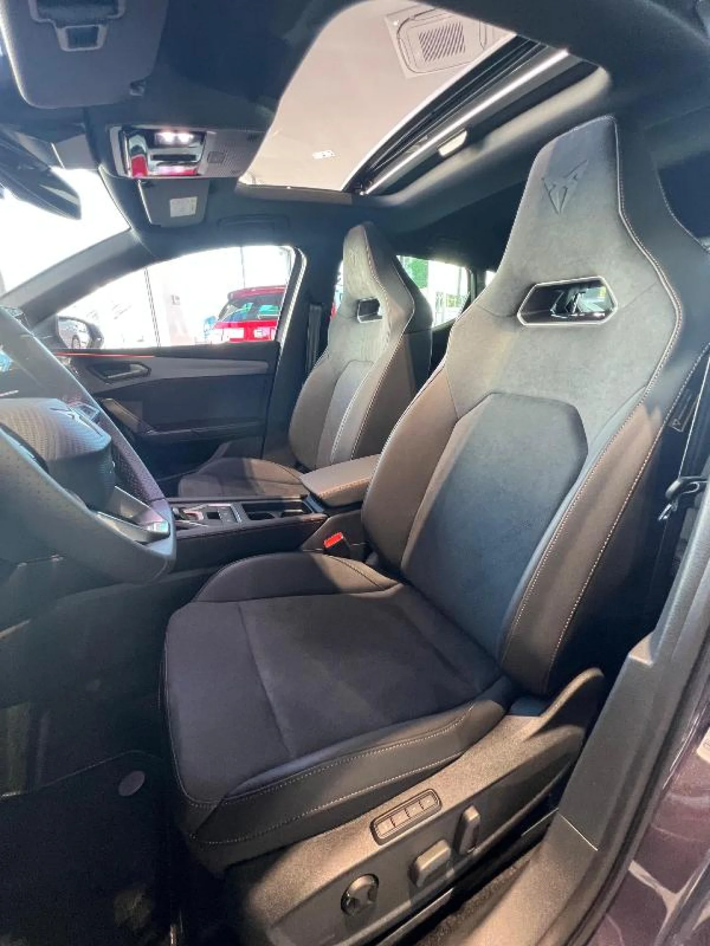 CUPRA LEON 1.5 ETSI 110KW (150CV) DSG BEYOND - Foto 2