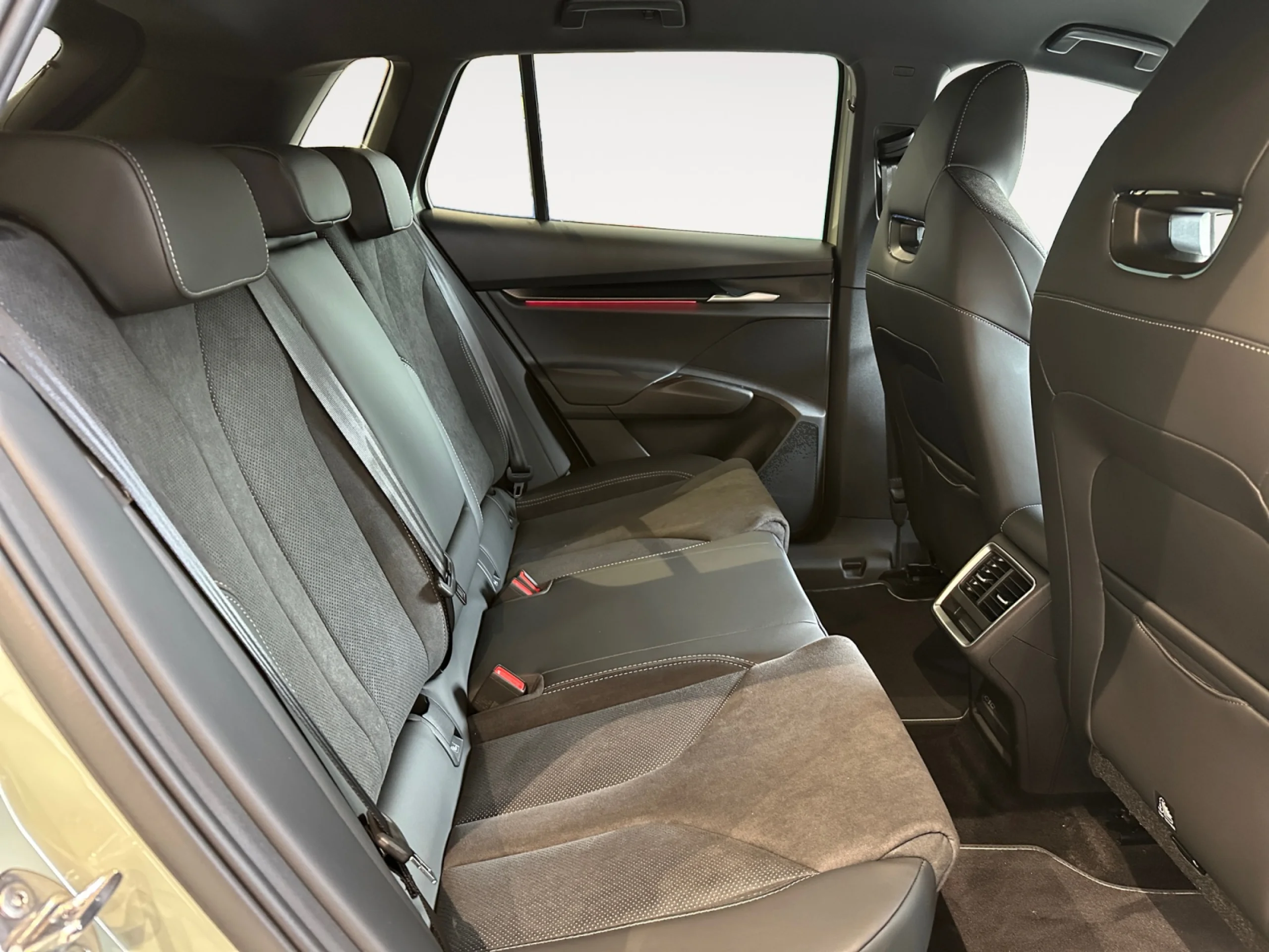 SKODA ELROQ 150 KW (204 CV) 63 KWH SPORTLINE - Foto 6