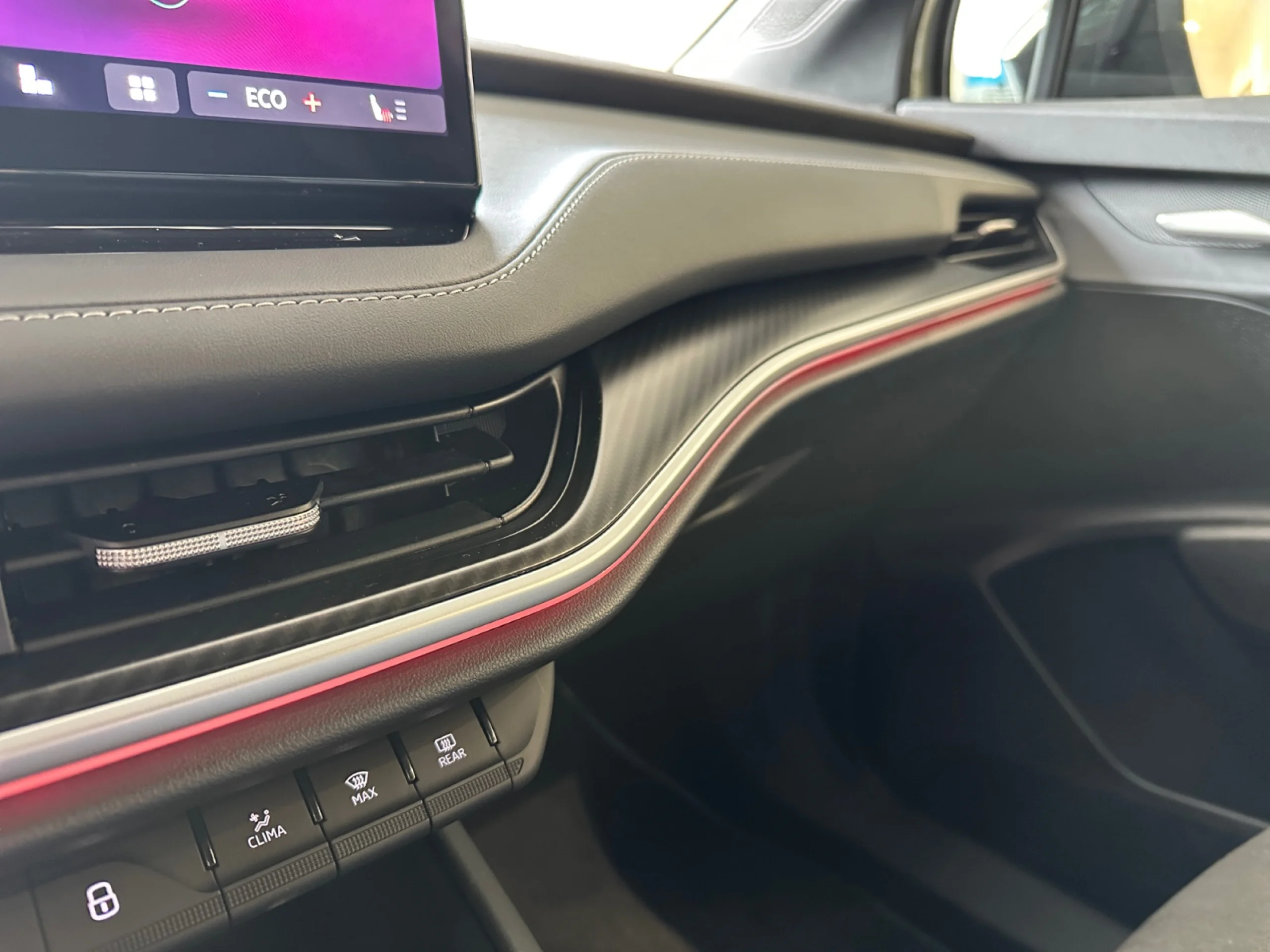 SKODA ELROQ 150 KW (204 CV) 63 KWH SPORTLINE - Foto 12