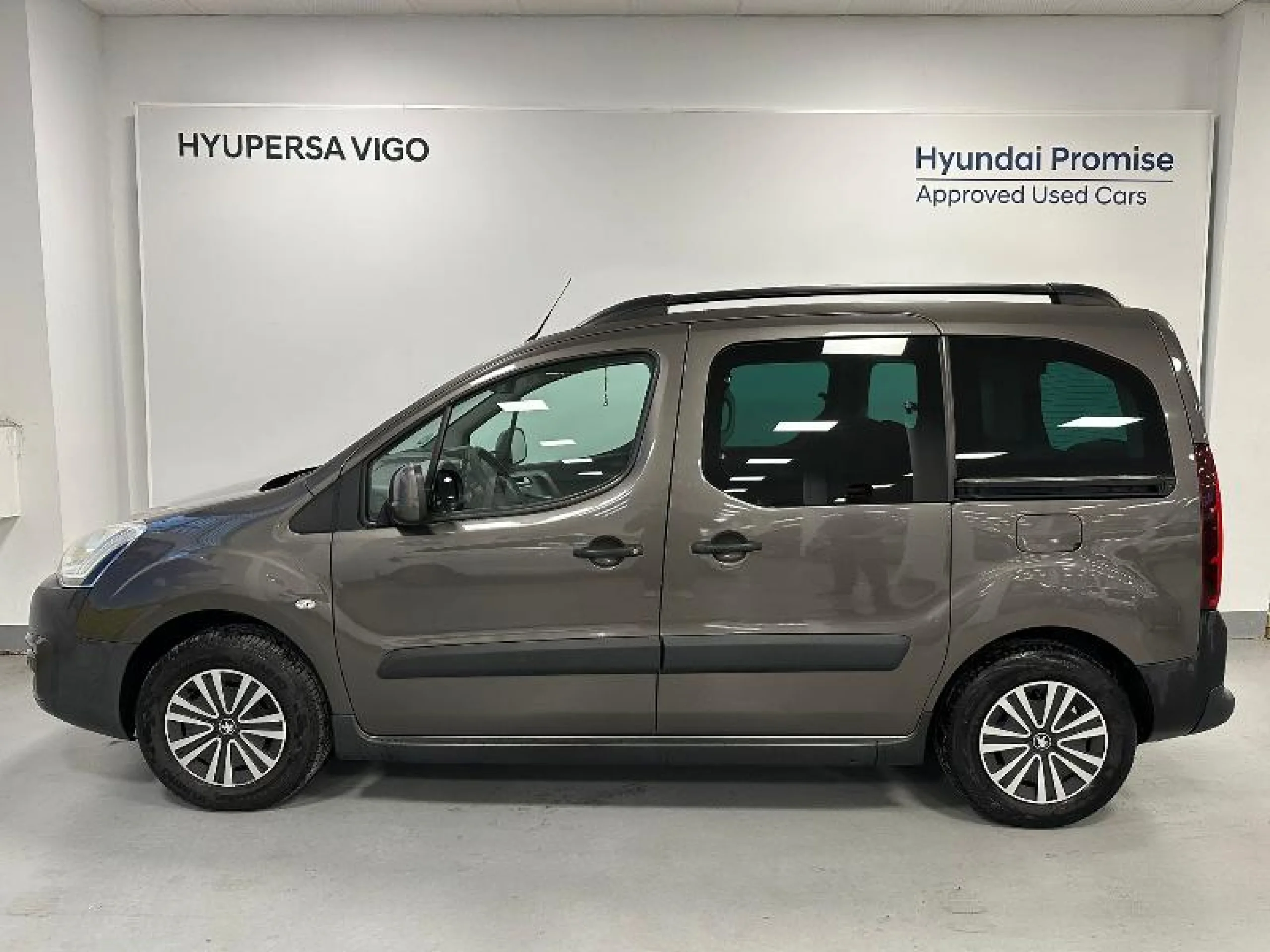 PEUGEOT Partner TEPEE OUTDOOR 1.6 BLUEHDI 100 ETG6 - Foto 2