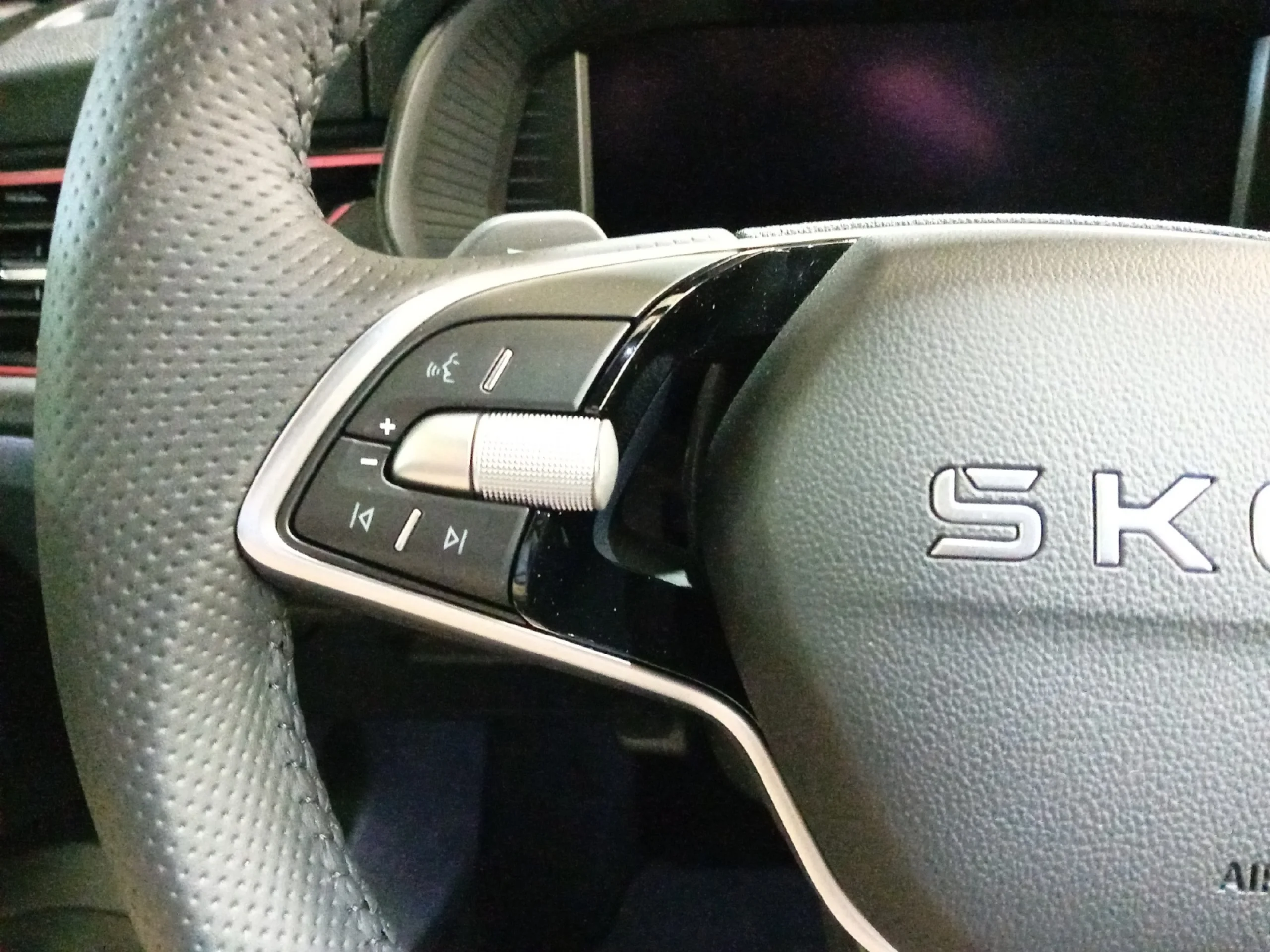 SKODA SCALA 1.0 TSI 85KW (115CV) DSG SPORT - Foto 11