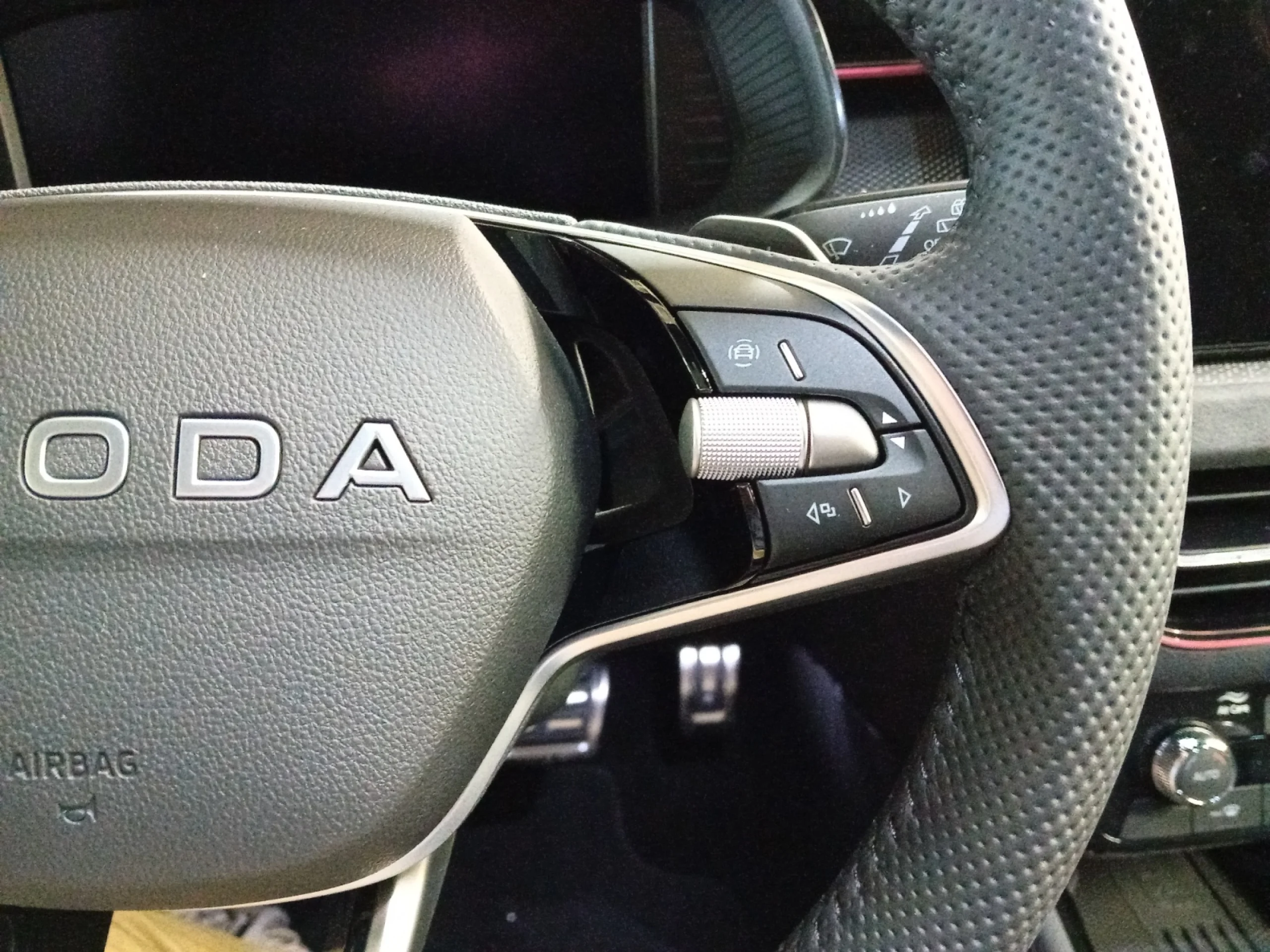 SKODA SCALA 1.0 TSI 85KW (115CV) DSG SPORT - Foto 12