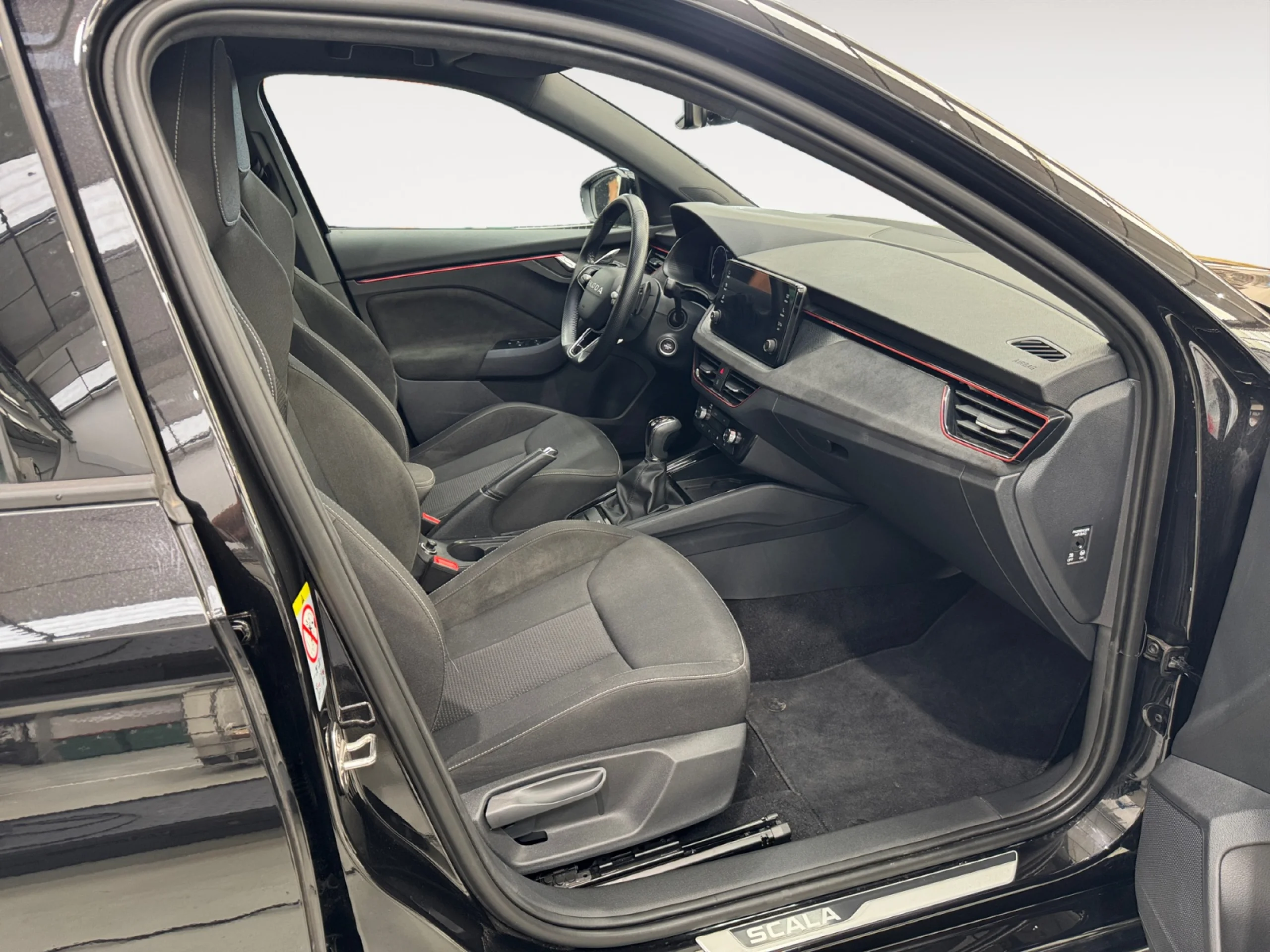 SKODA SCALA 1.0 TSI 85KW (115CV) DSG SPORT - Foto 5