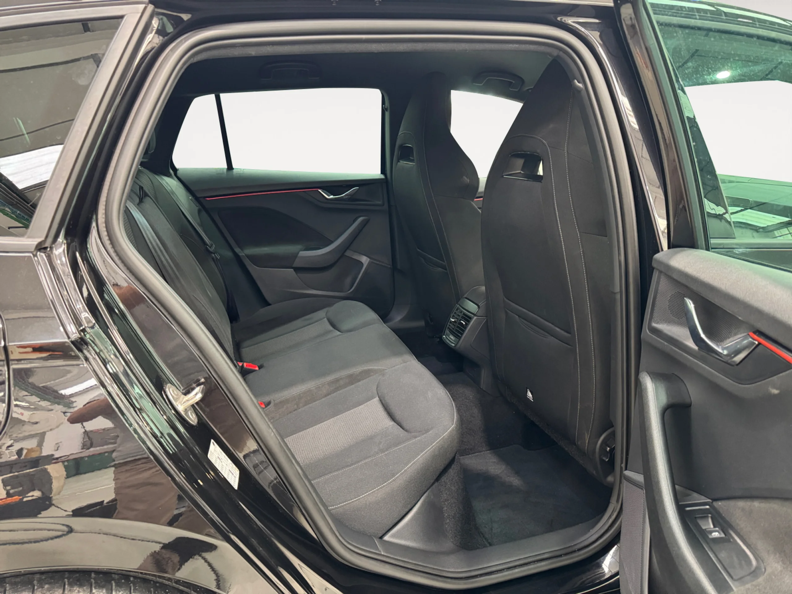 SKODA SCALA 1.0 TSI 85KW (115CV) DSG SPORT - Foto 6
