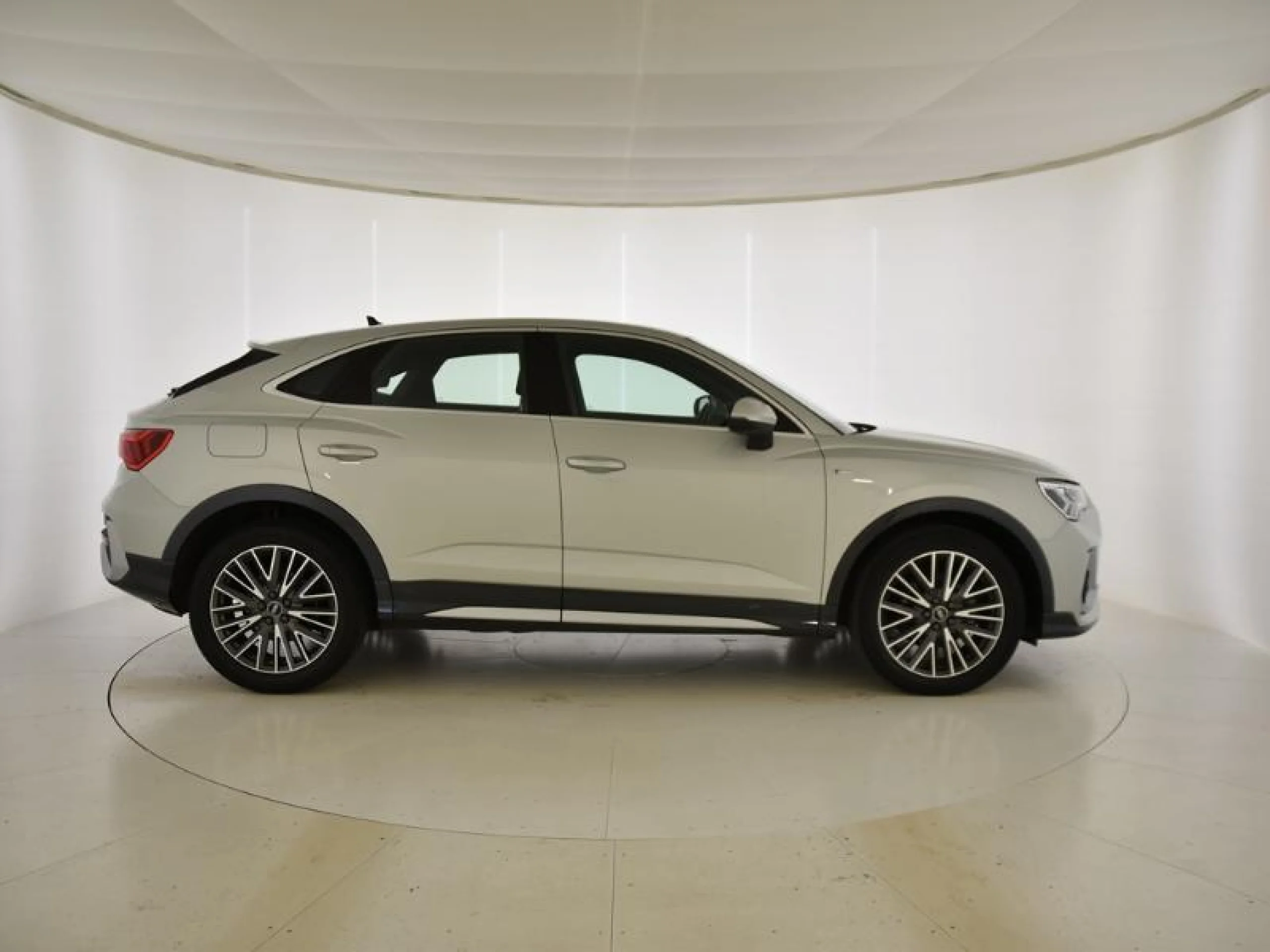 AUDI Q3 SPORTBACK S LINE 35 TDI 110KW (150CV) S TRONIC - Foto 3
