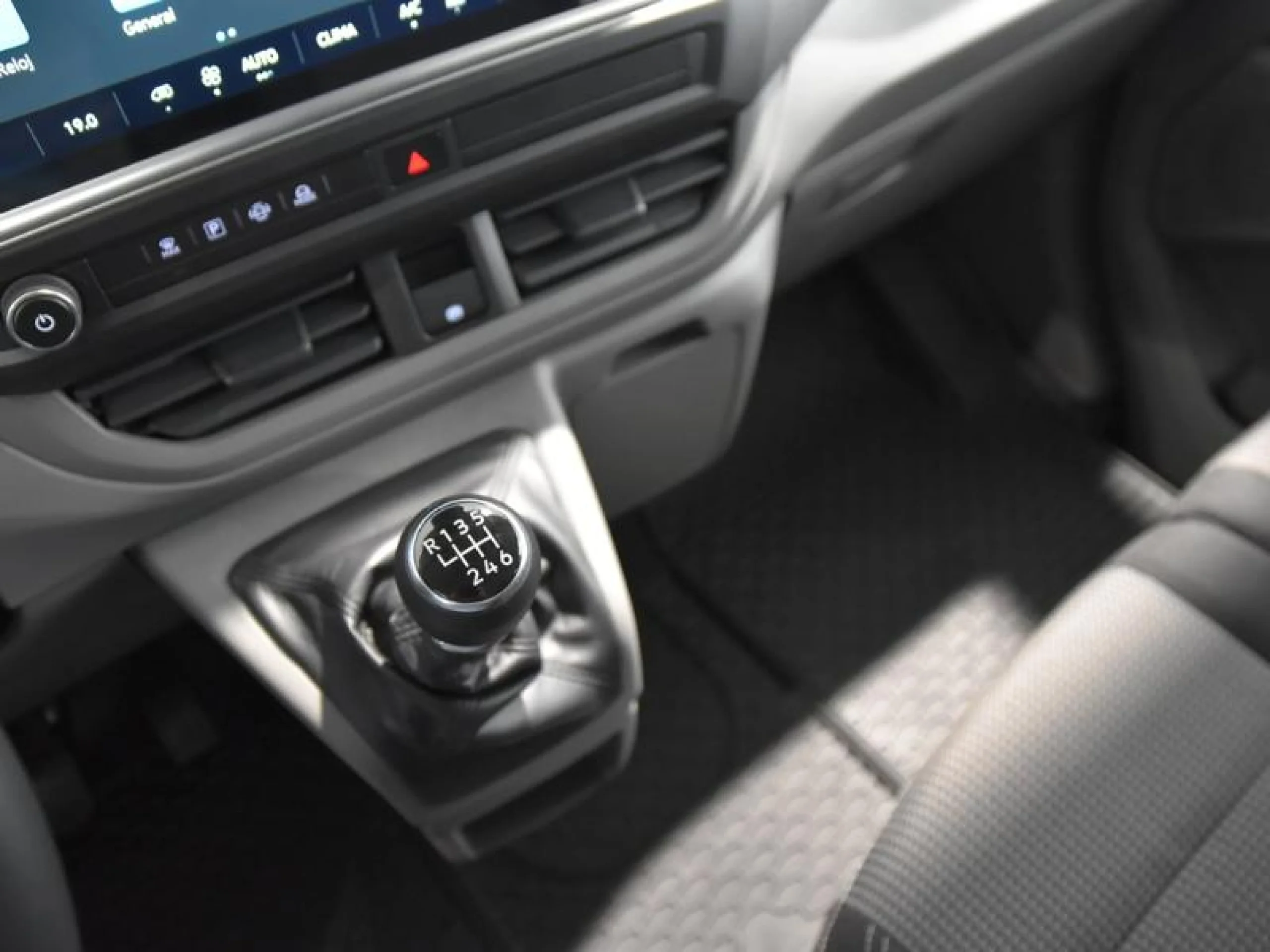 VW COMERCIALES CARAVELLE CARAVELLE   CARAVELLE  BATALLA CORTA  2.0 TDI 81 KW (110 CV) 6 VEL. - Foto 10