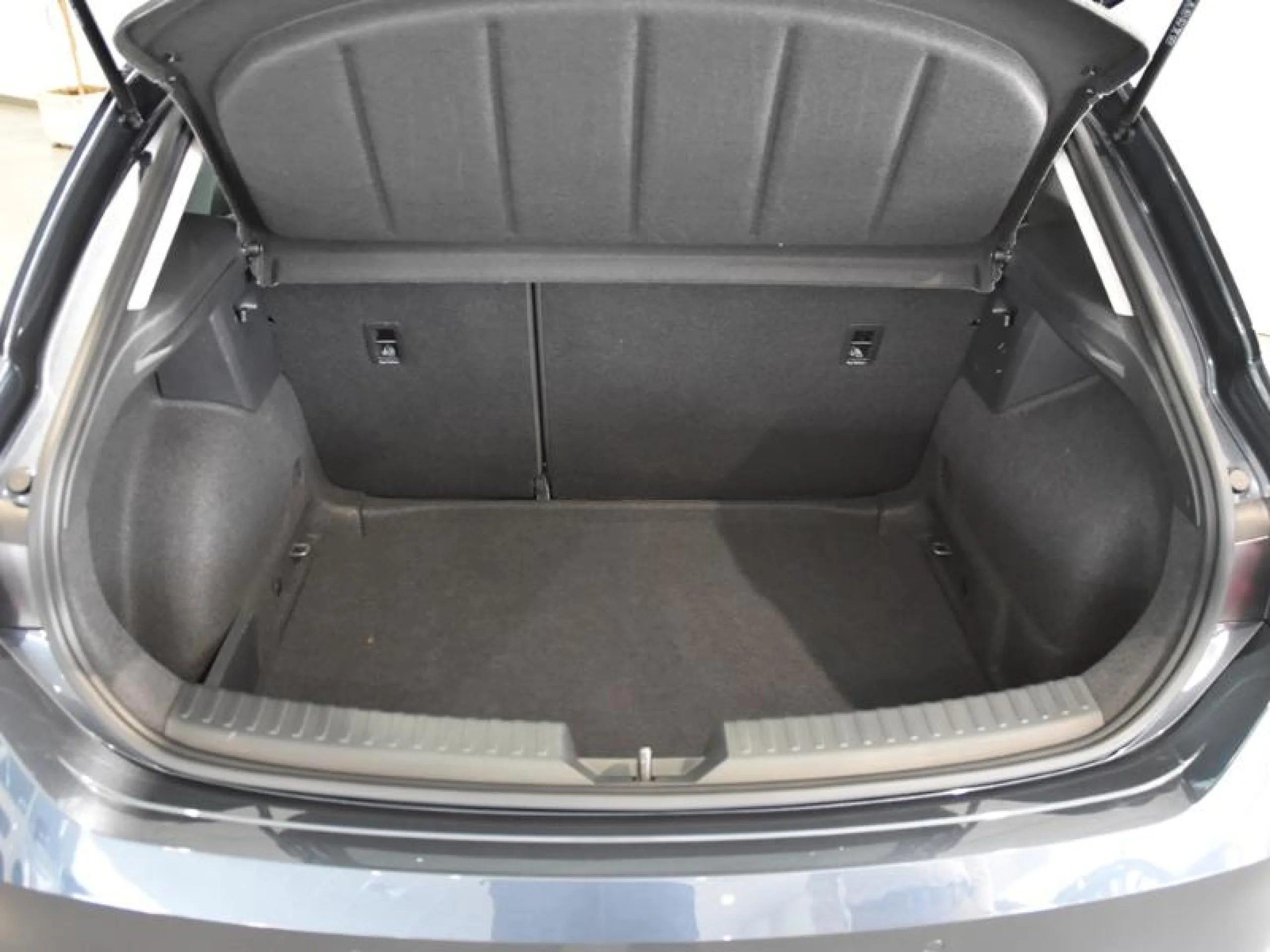 SEAT LEON 2.0 TDI 85KW STYLE XL - Foto 8