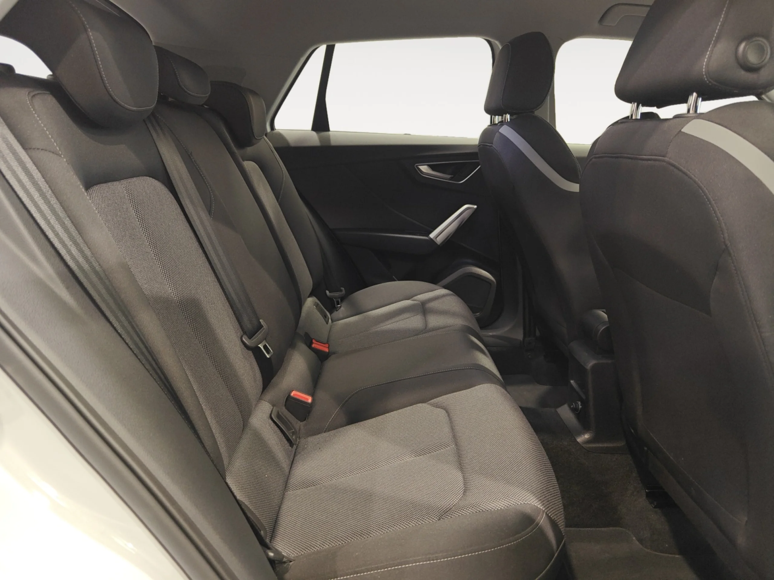 AUDI Q2 ADRENALIN EDITION 30 TFSI 85KW (116CV) - Foto 6