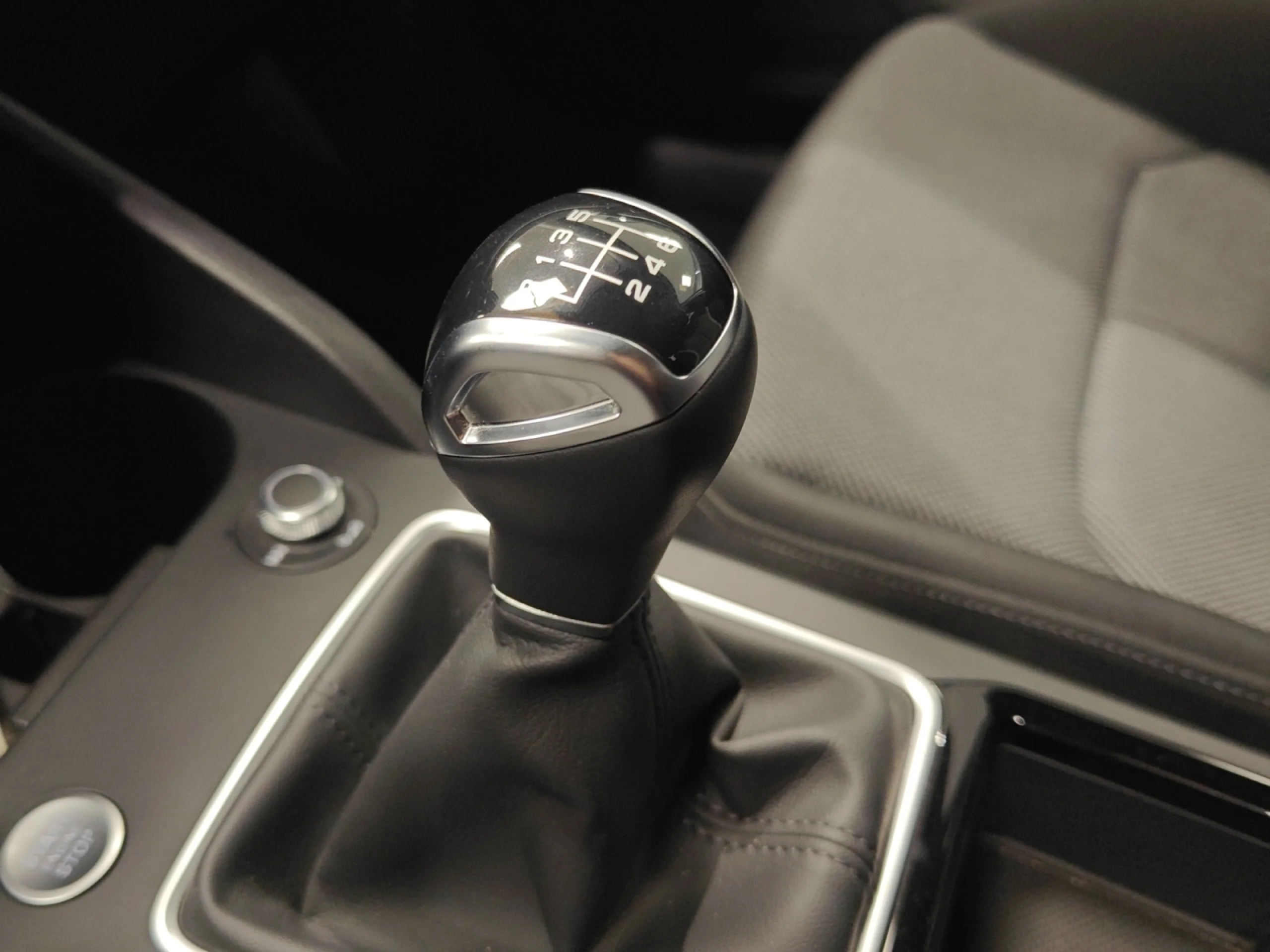 AUDI Q2 ADRENALIN EDITION 30 TFSI 85KW (116CV) - Foto 17