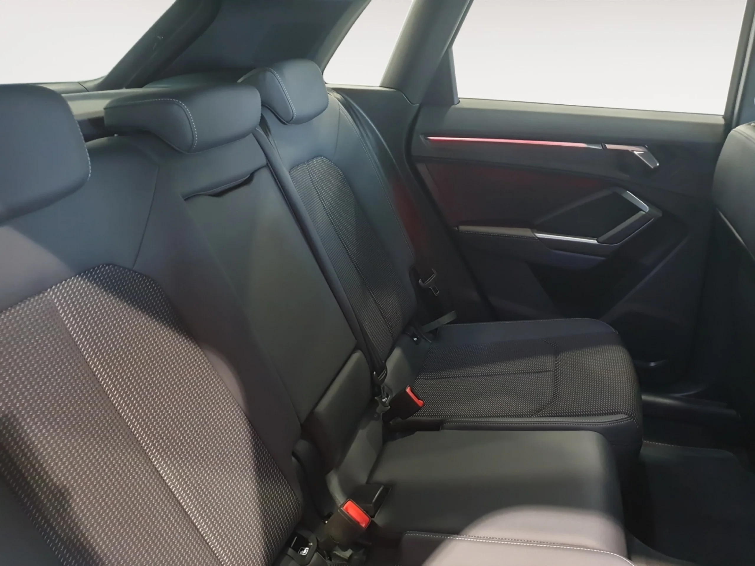 AUDI Q3 BLACK LINE 35 TFSI 110KW (150CV) S TRON - Foto 8