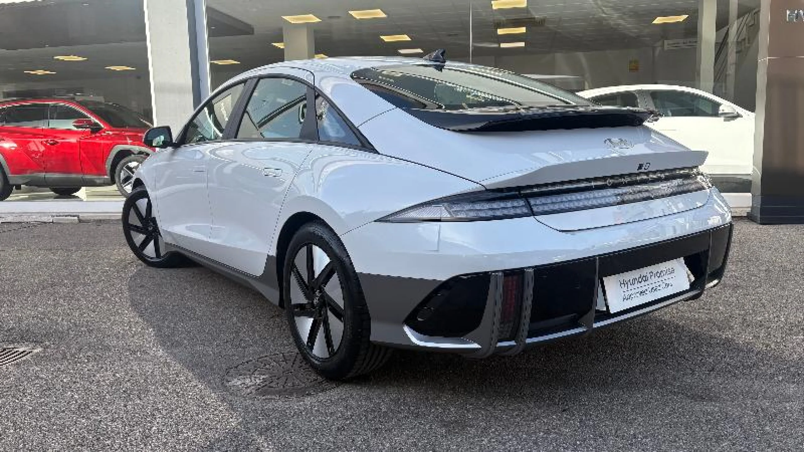 HYUNDAI Ioniq 6 77KWH 168KW STAR RWD - Foto 9