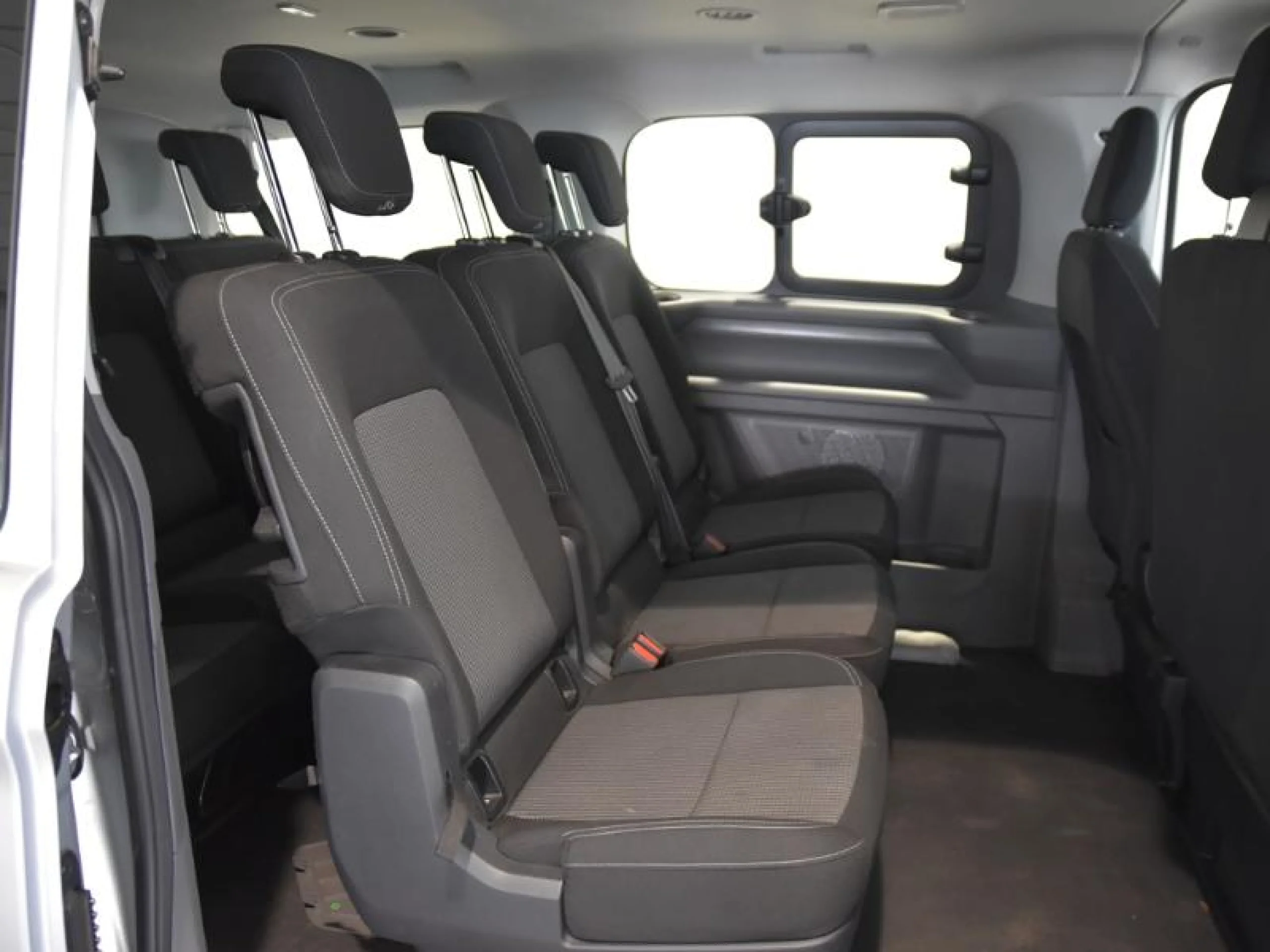 VOLKSWAGEN CARAVELLE CORTA 2.0 TDI 110 KW (150 CV) AUT 8 VEL - Foto 6
