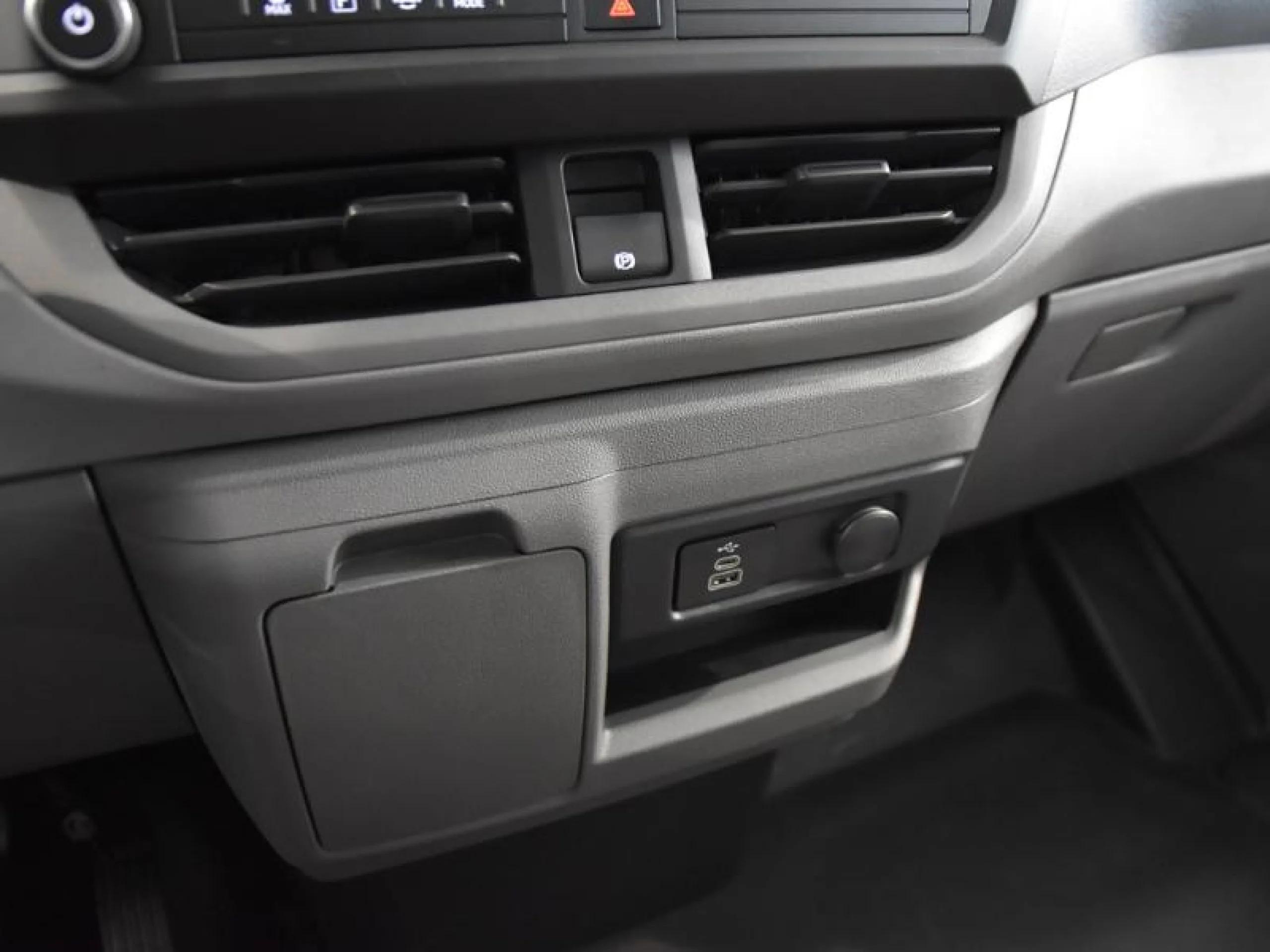 VOLKSWAGEN CARAVELLE CORTA 2.0 TDI 110 KW (150 CV) AUT 8 VEL - Foto 11