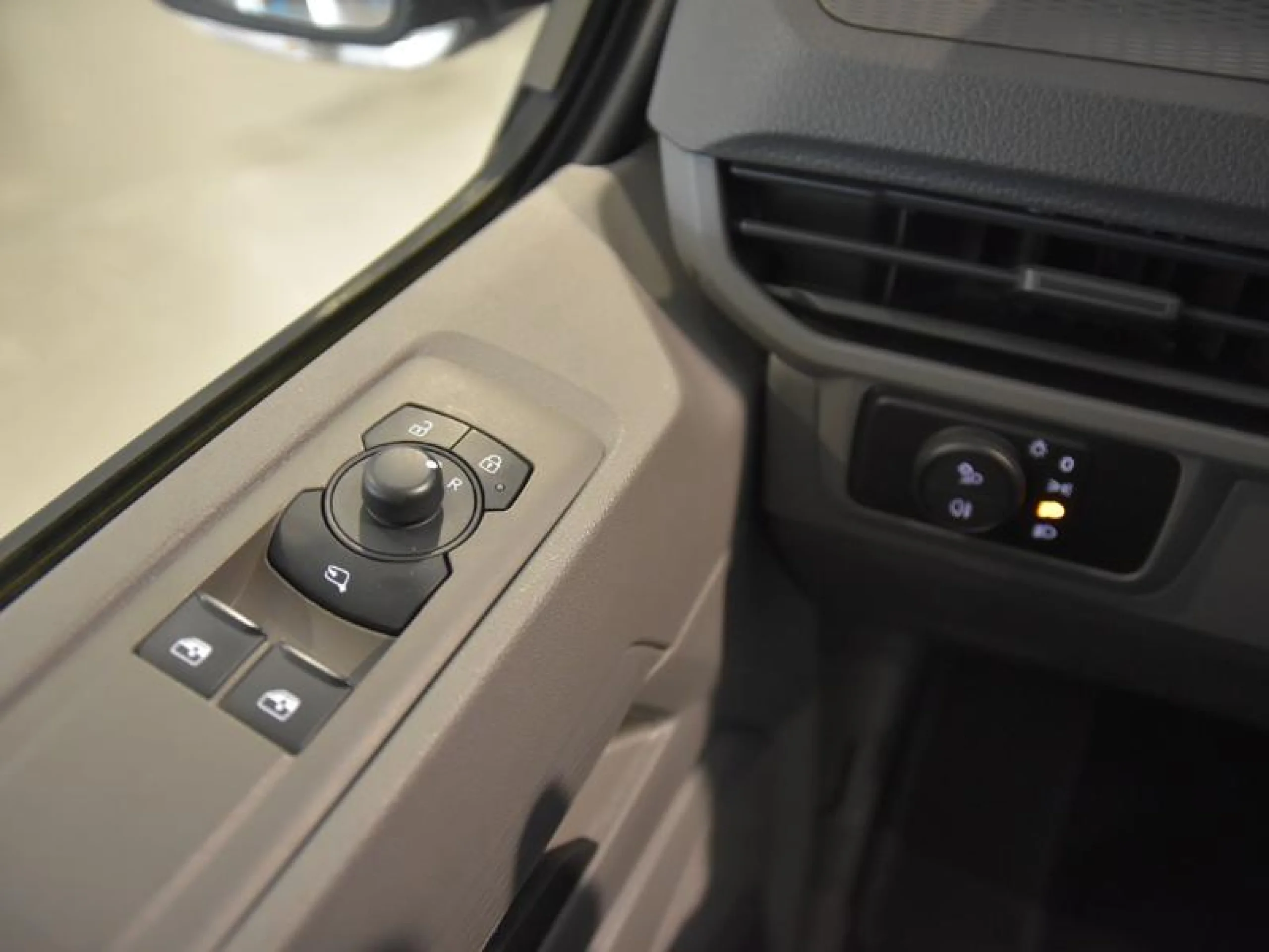 VOLKSWAGEN CARAVELLE CORTA 2.0 TDI 110 KW (150 CV) AUT 8 VEL - Foto 16