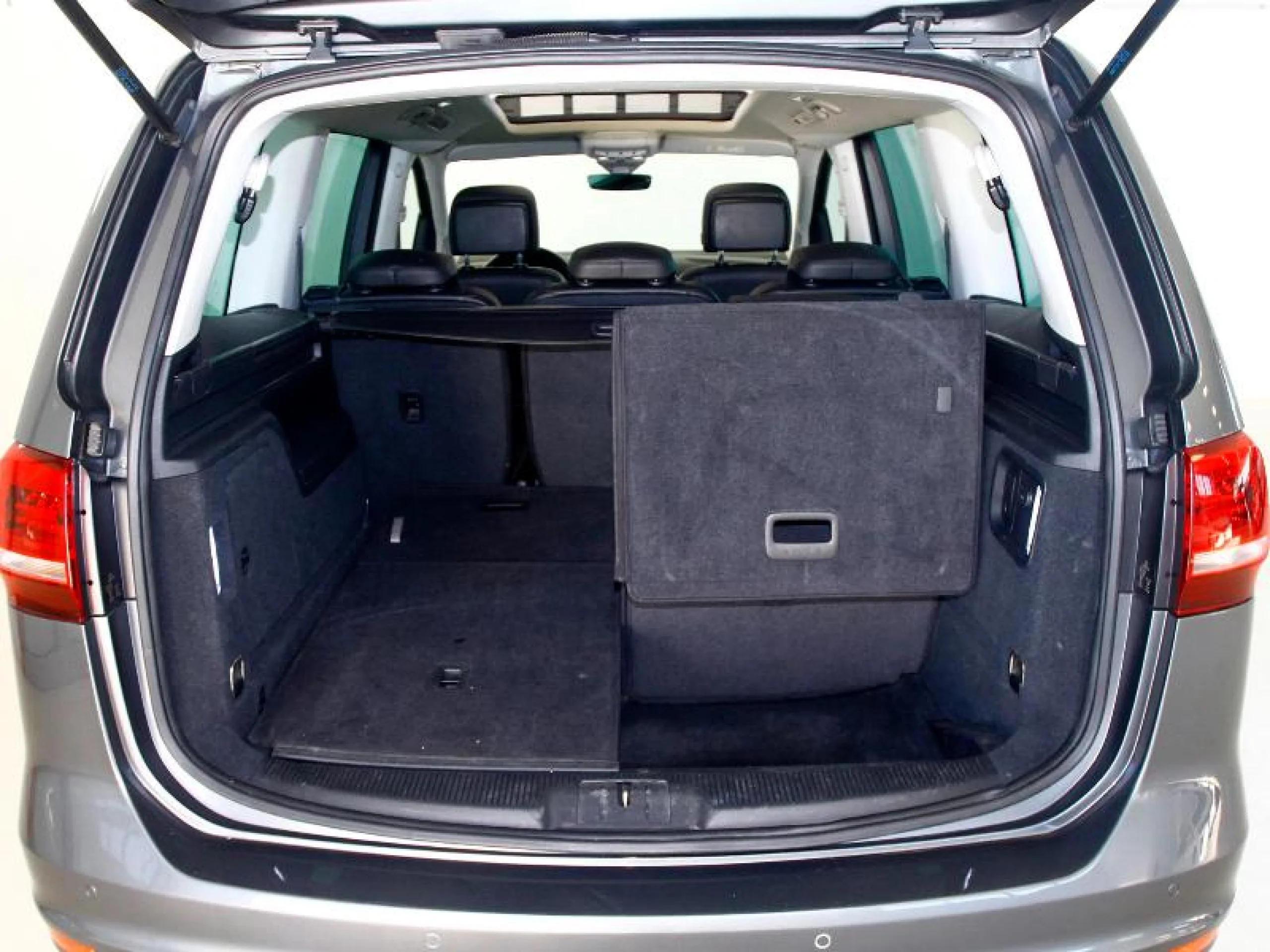 VOLKSWAGEN SHARAN SPORT 2.0 TDI 110KW (150CV) DSG - Foto 9